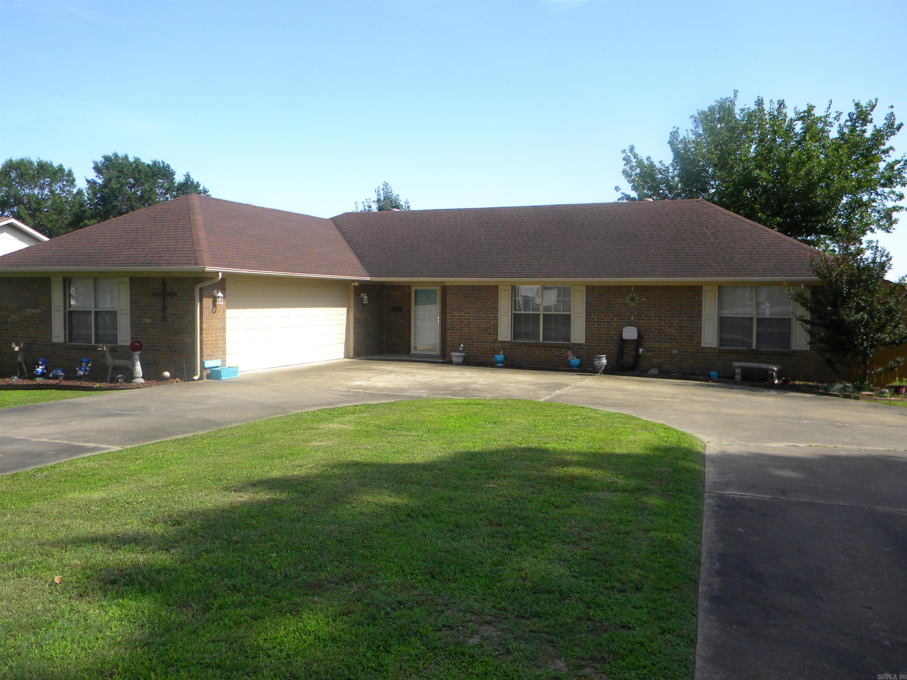 3206  Pin Oak  Paragould, AR
