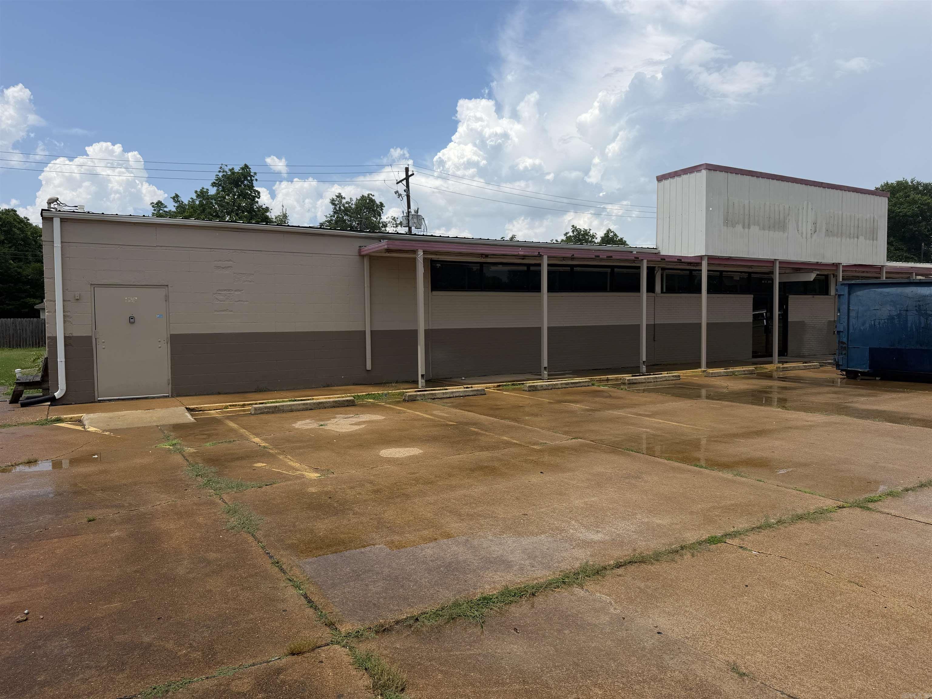 500 SW Front St  Walnut Ridge, AR