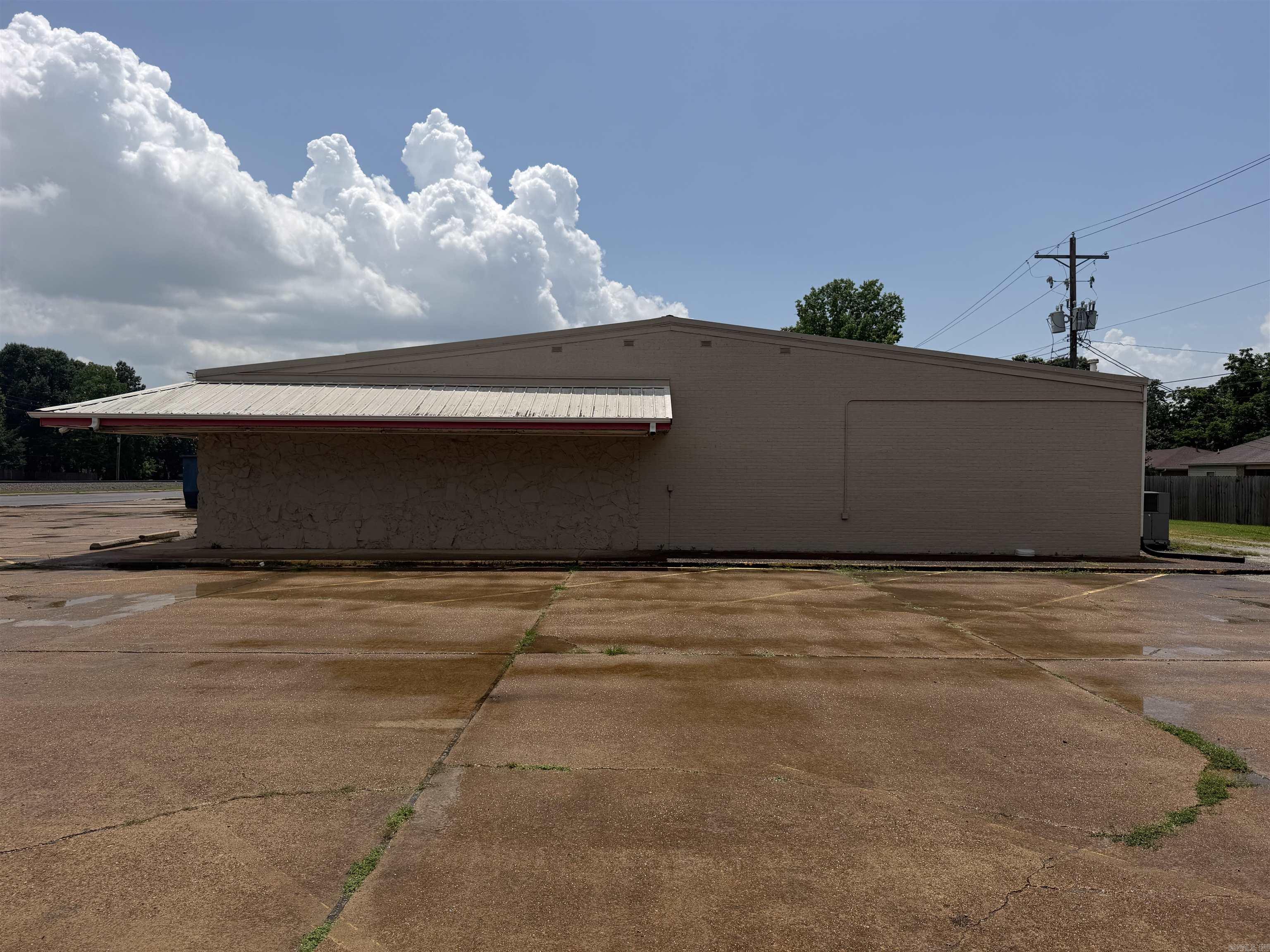 500 SW Front St  Walnut Ridge, AR
