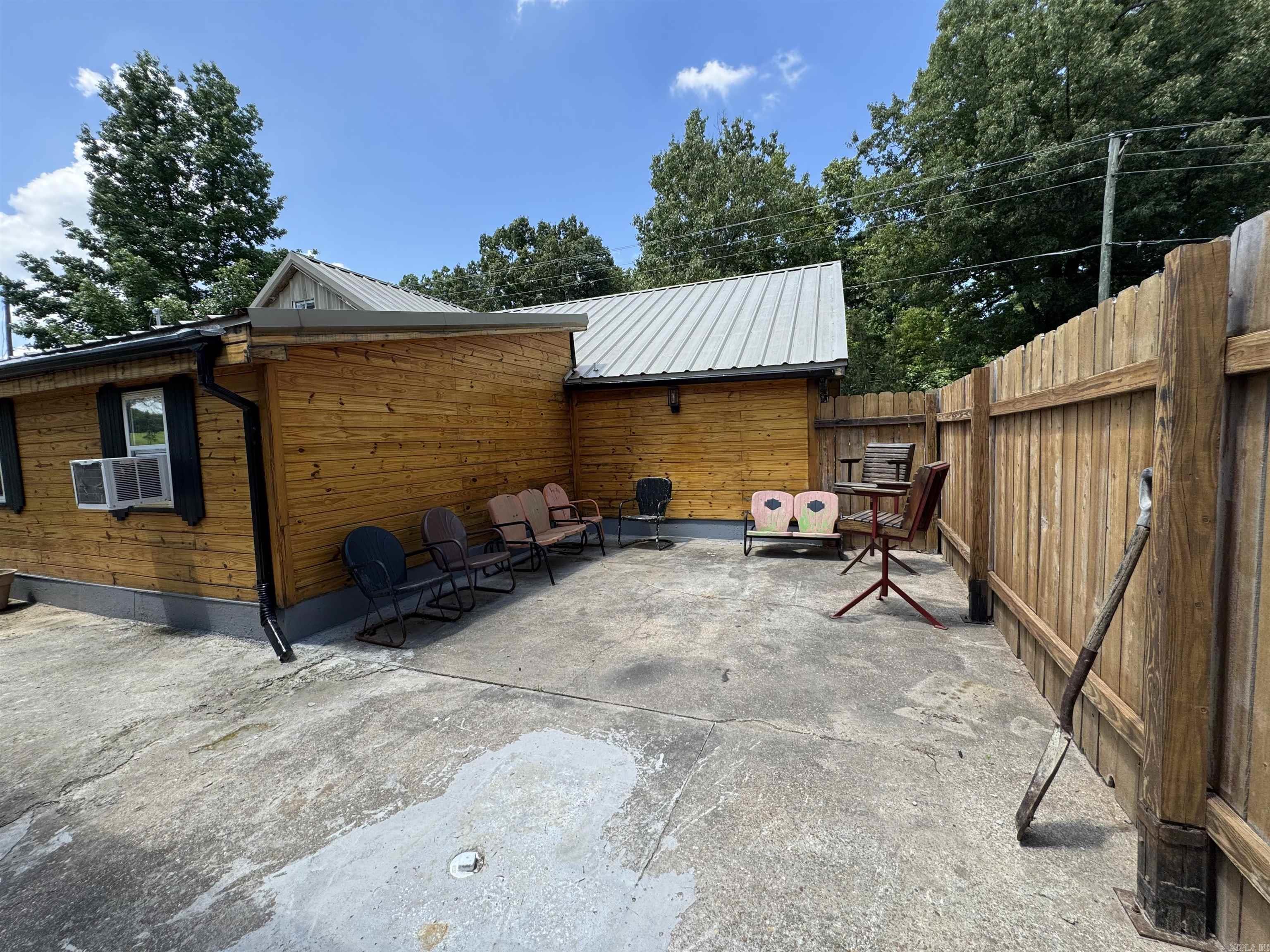 1802 W Clay  Piggott, AR