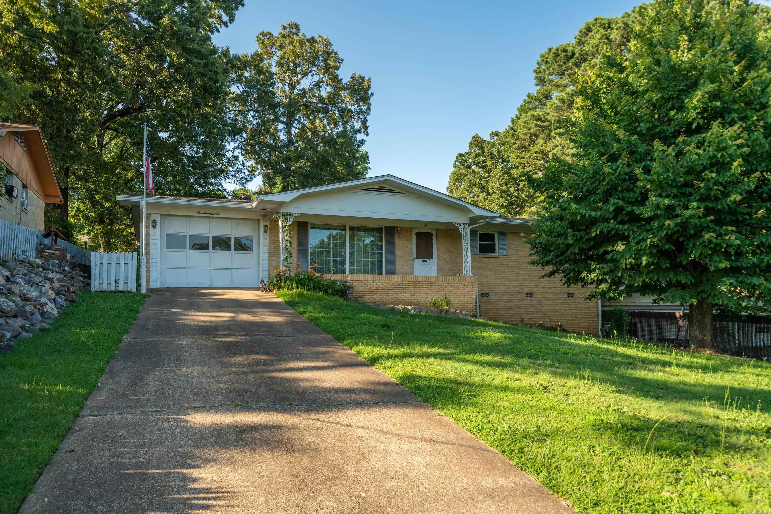 102 Dahlia St  Hot Springs, AR