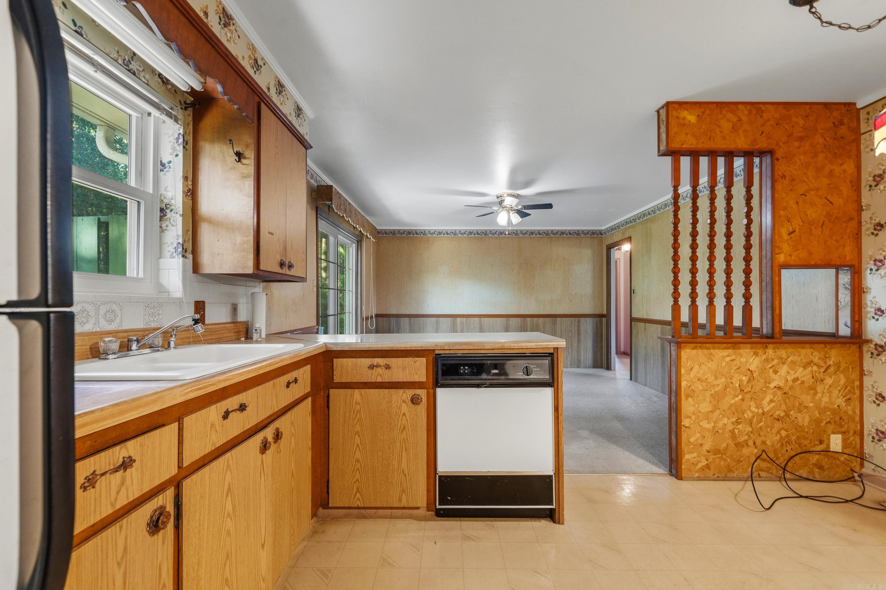 102 Dahlia St  Hot Springs, AR