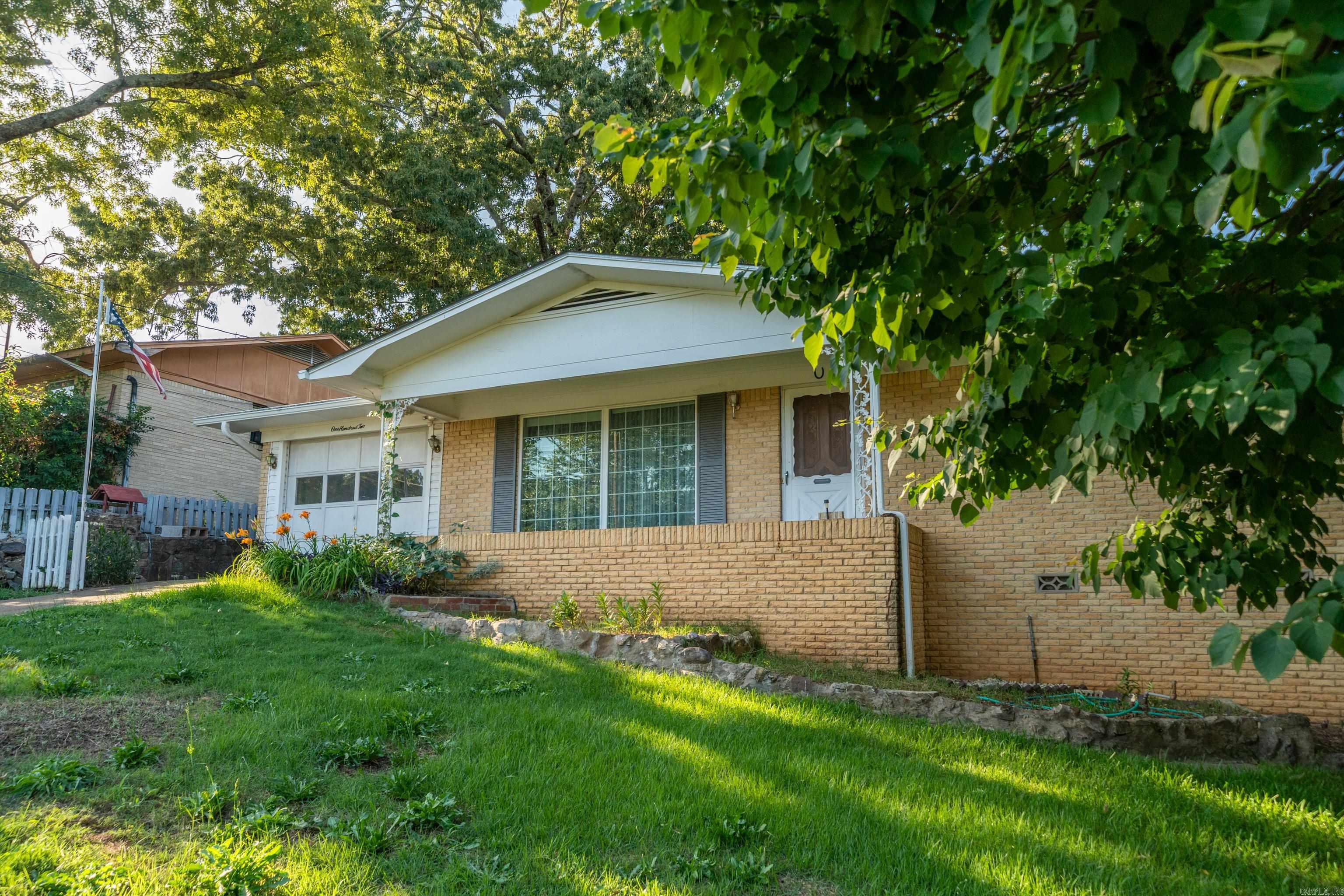 102 Dahlia St  Hot Springs, AR