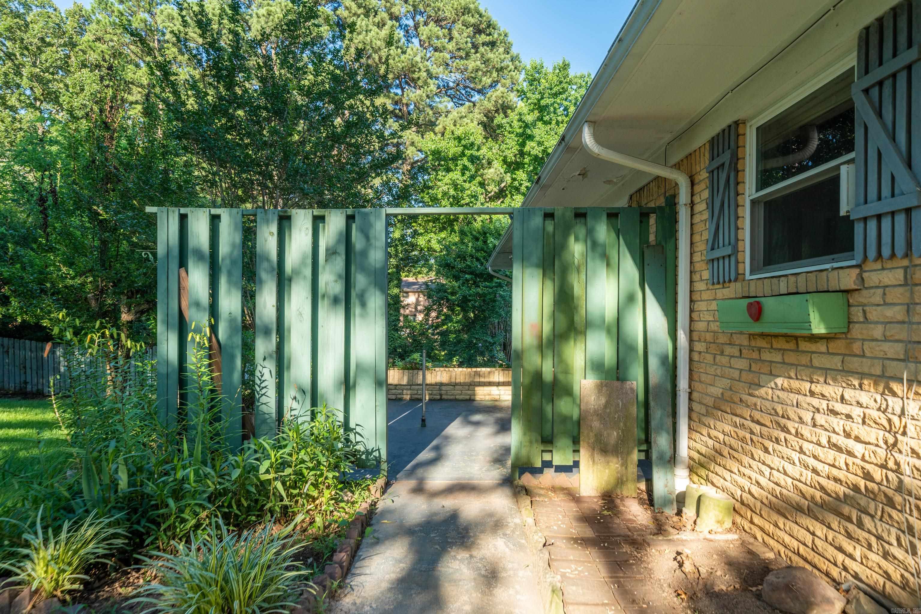 102 Dahlia St  Hot Springs, AR