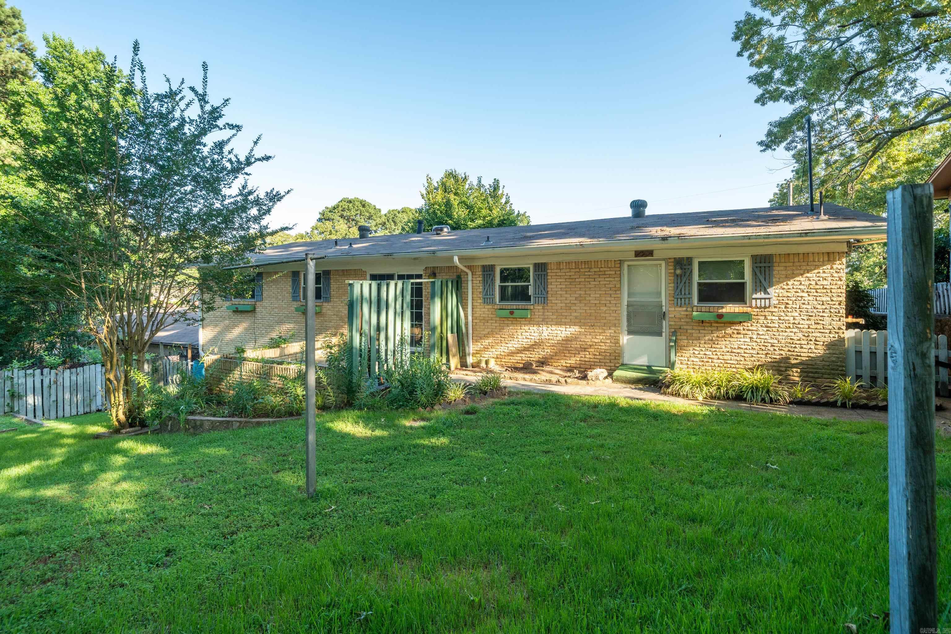 102 Dahlia St  Hot Springs, AR