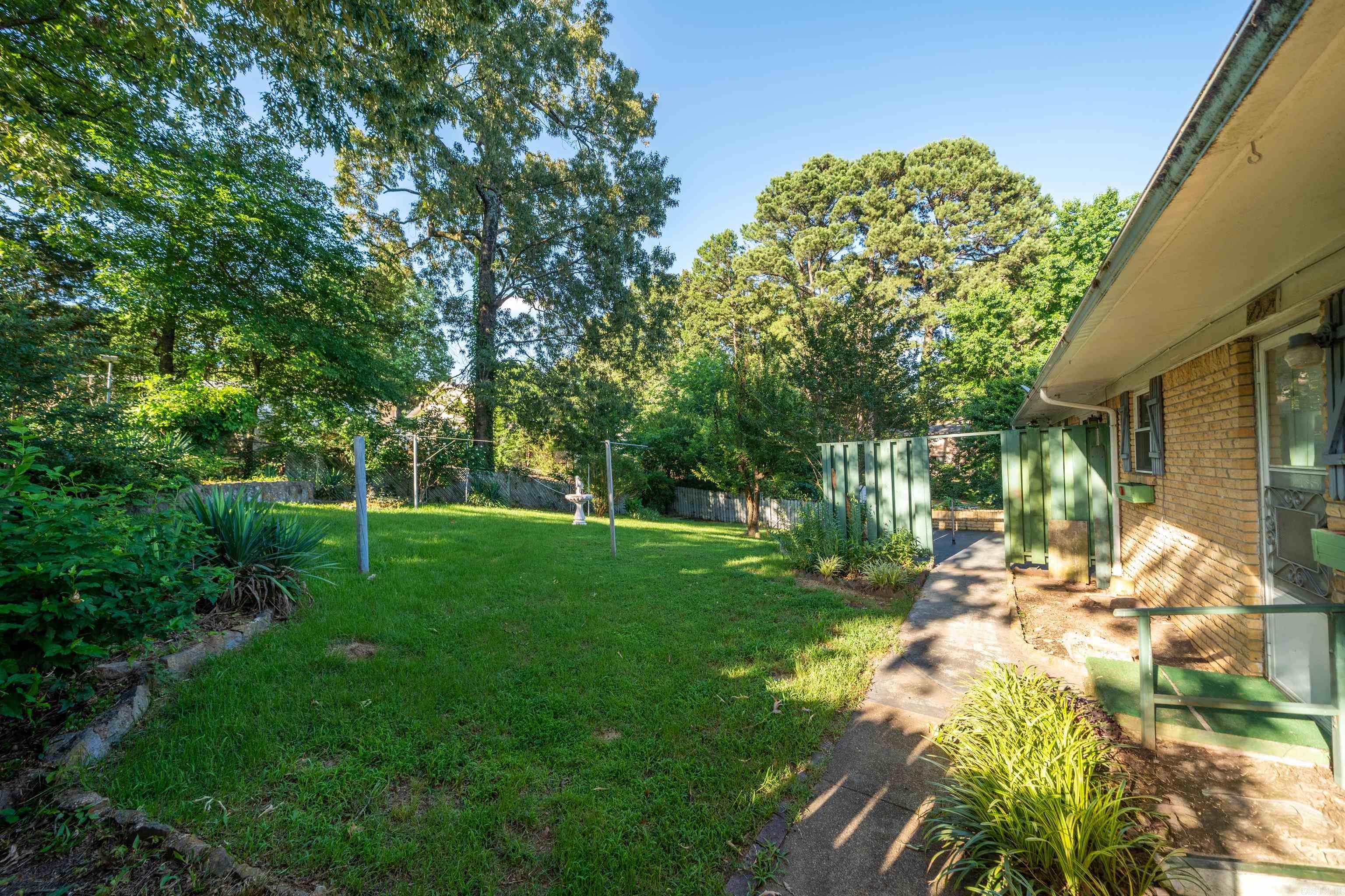 102 Dahlia St  Hot Springs, AR