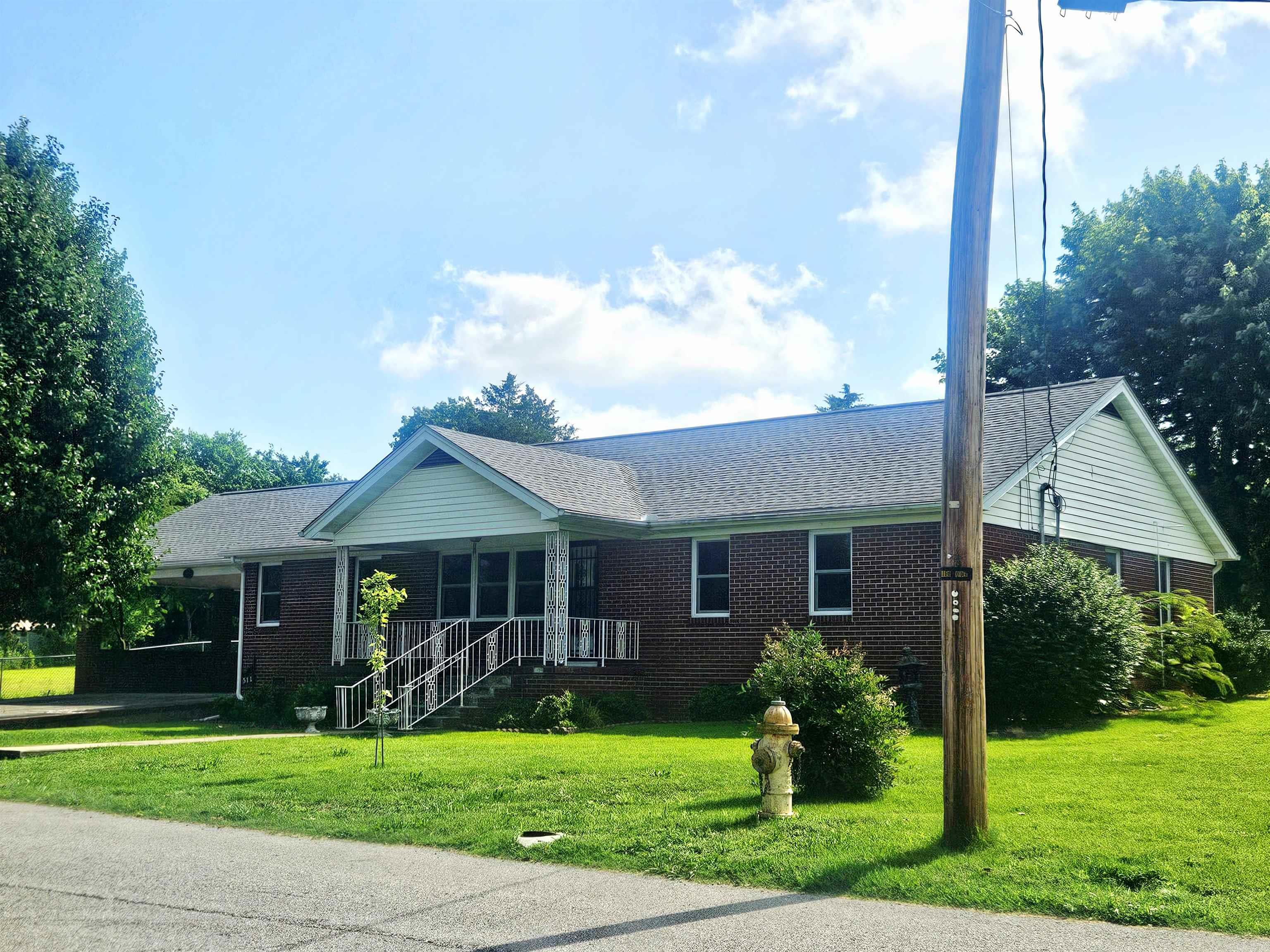 511 Spring  Marshall, AR