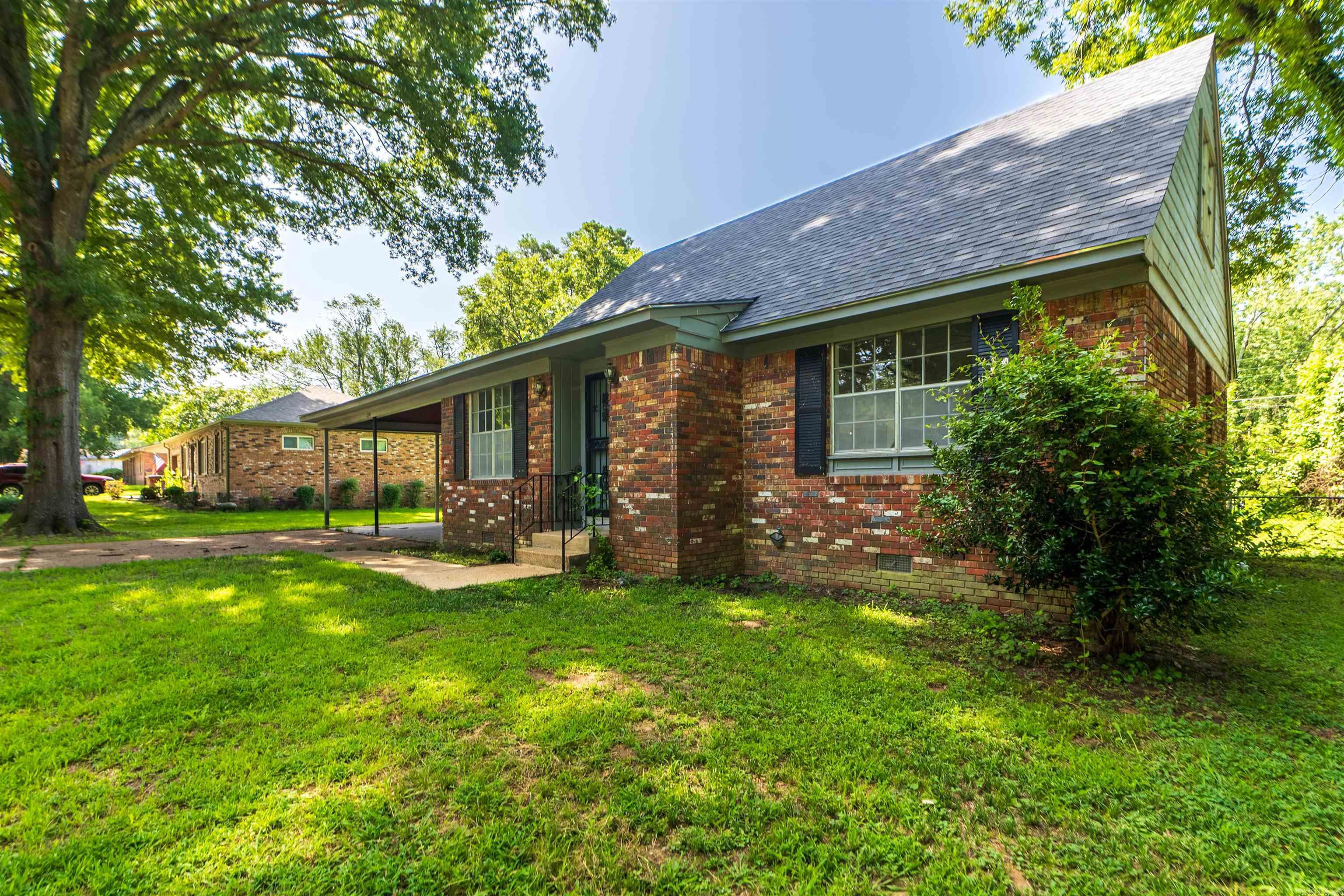 230 Lexington Dr  Forrest City, AR