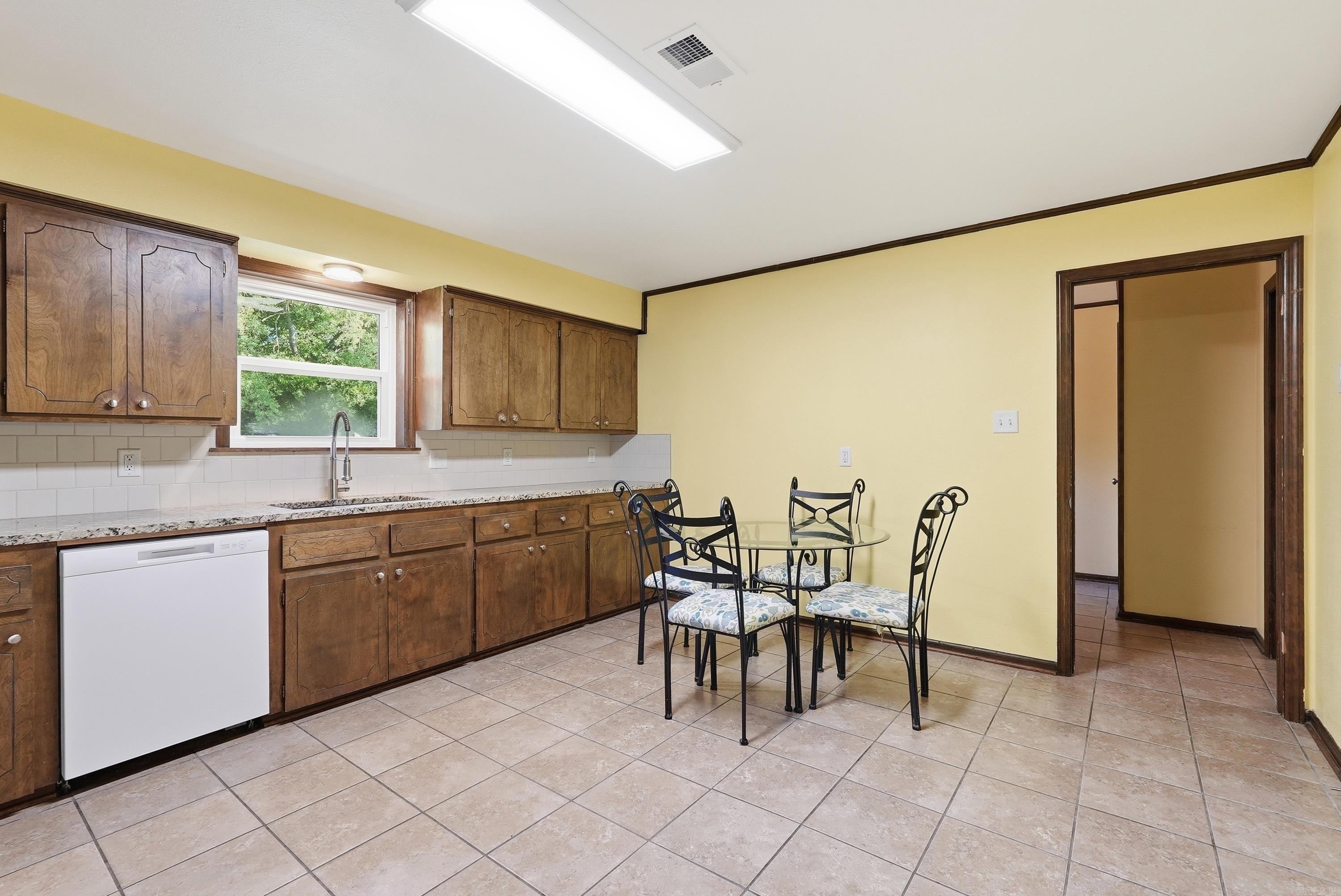 1312 Sunset Dr  Conway, AR