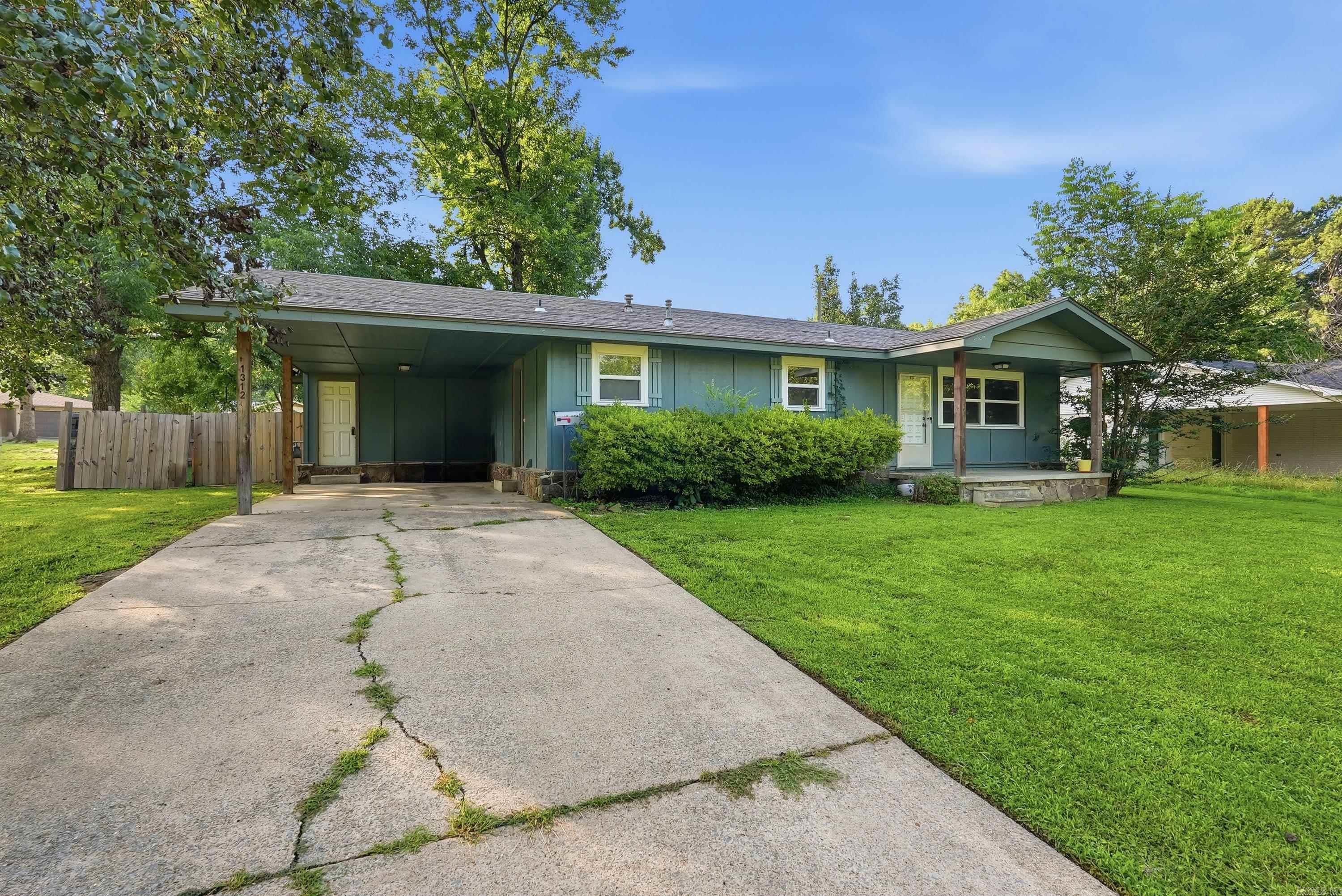 1312 Sunset Dr  Conway, AR