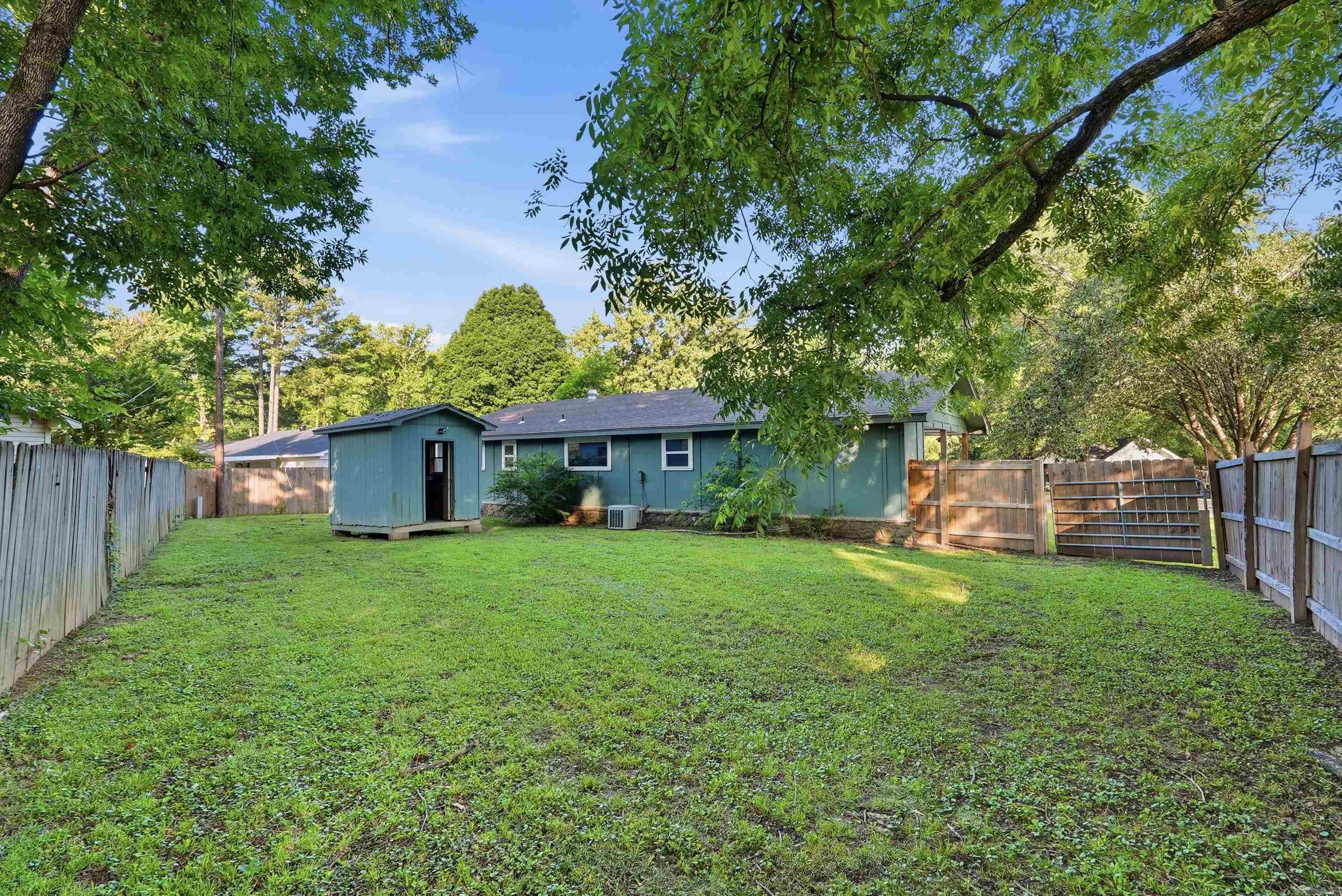 1312 Sunset Dr  Conway, AR