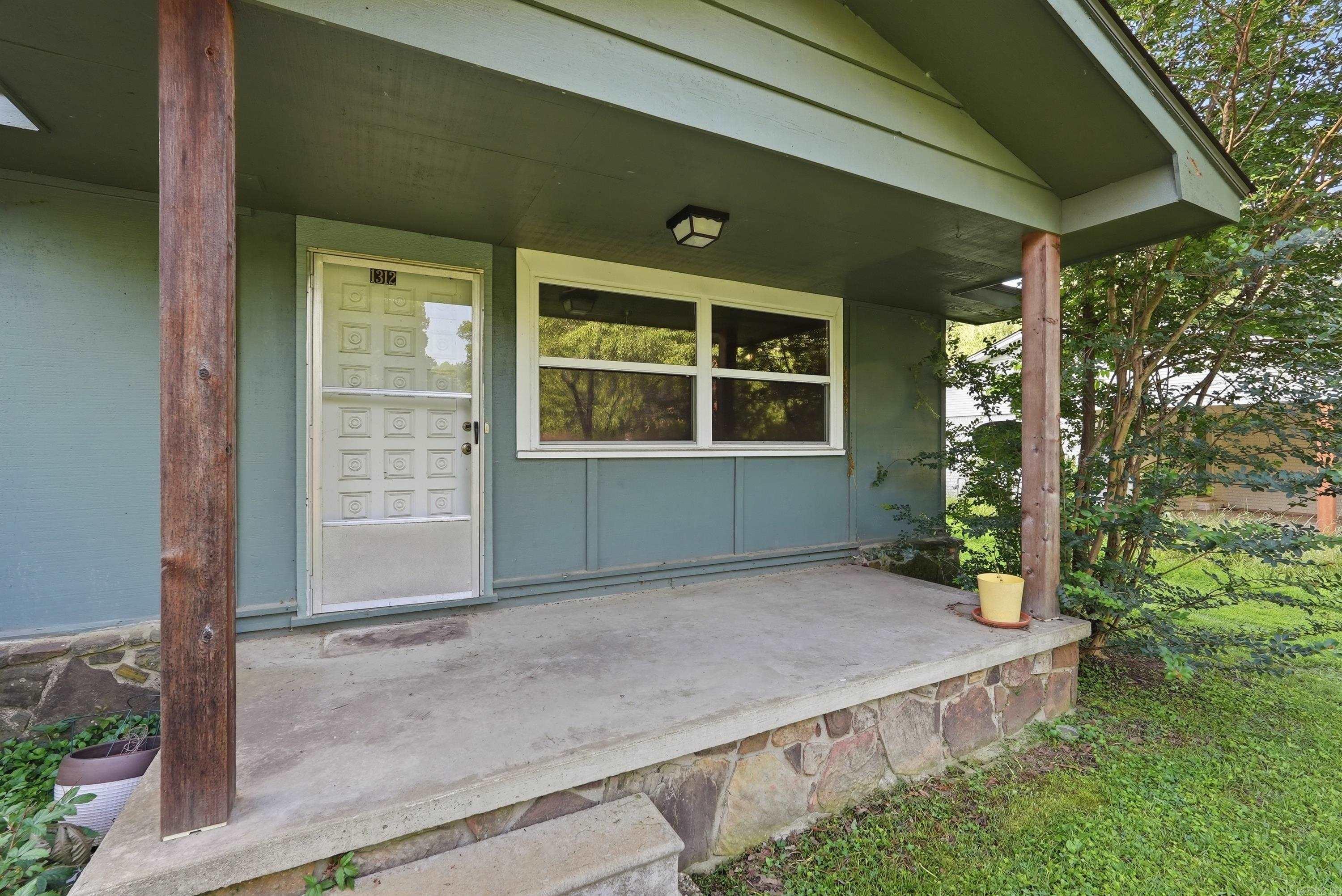 1312 Sunset Dr  Conway, AR