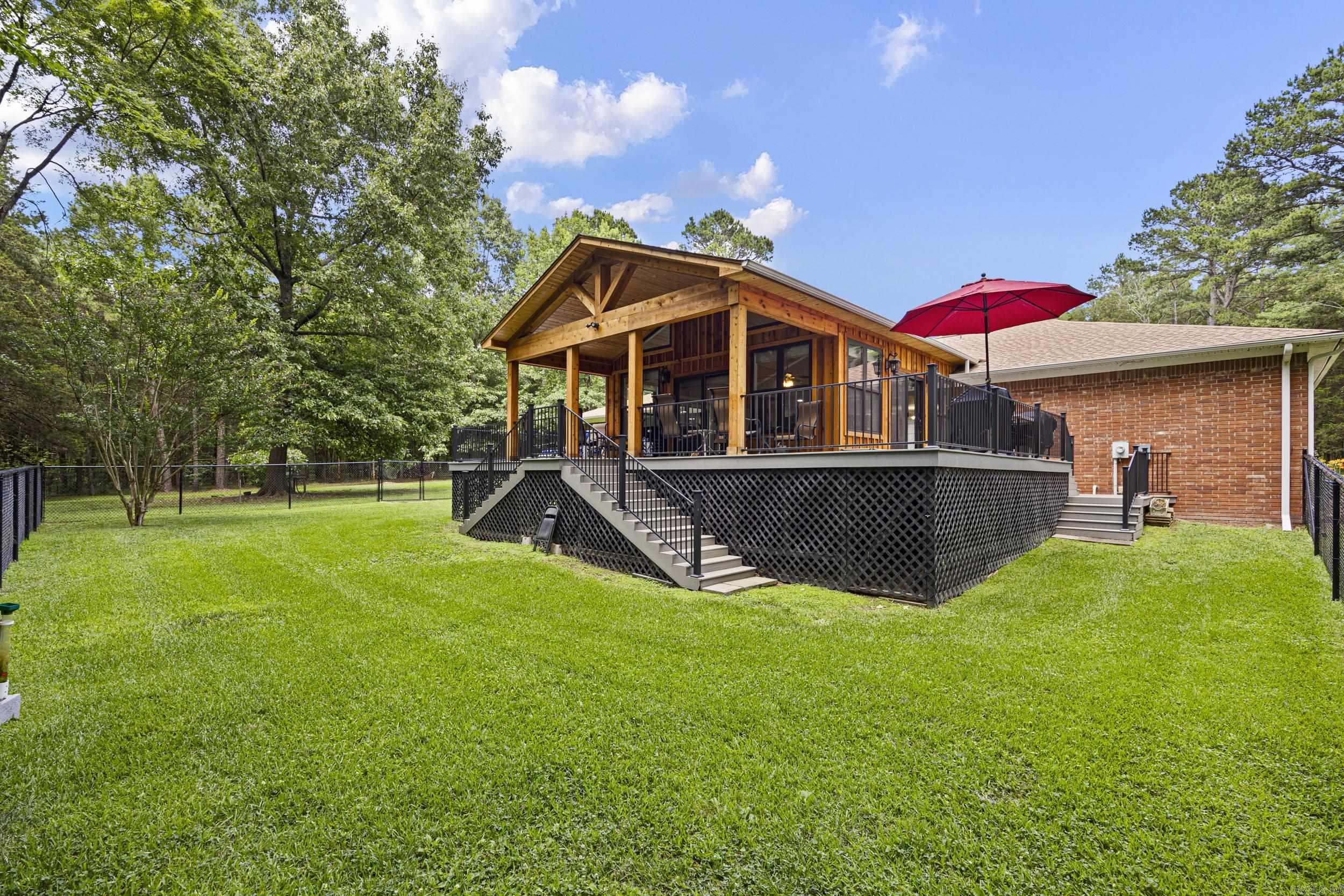 137 Lloyd  London, AR