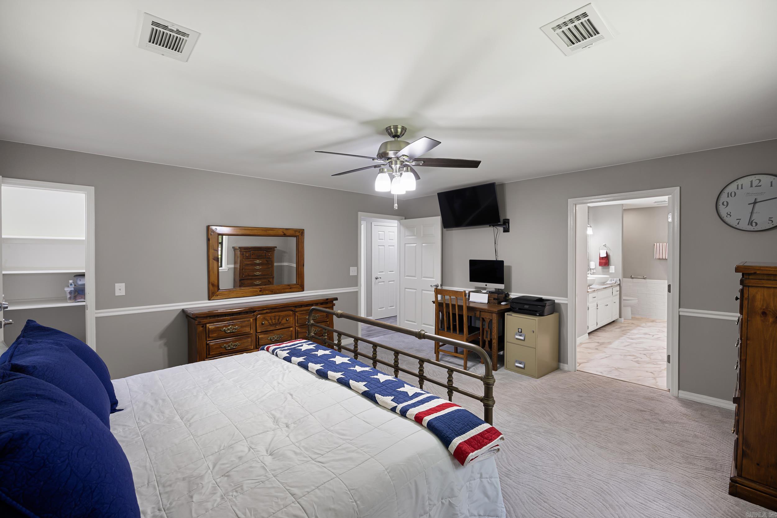 137 Lloyd  London, AR