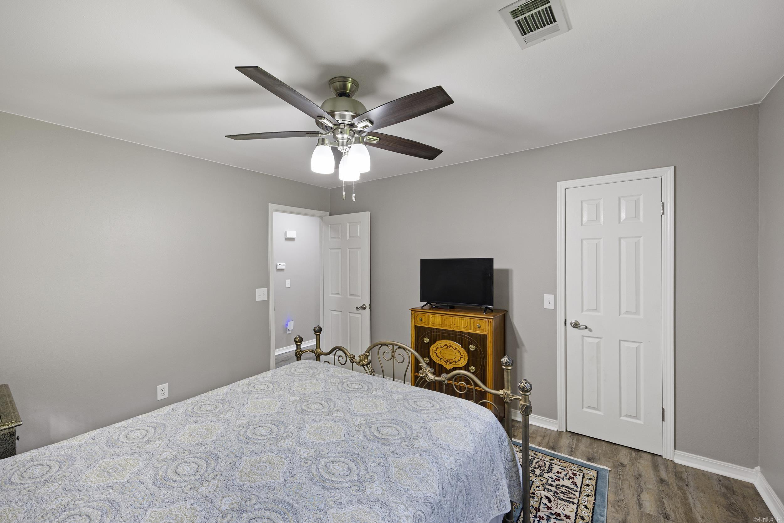 137 Lloyd  London, AR
