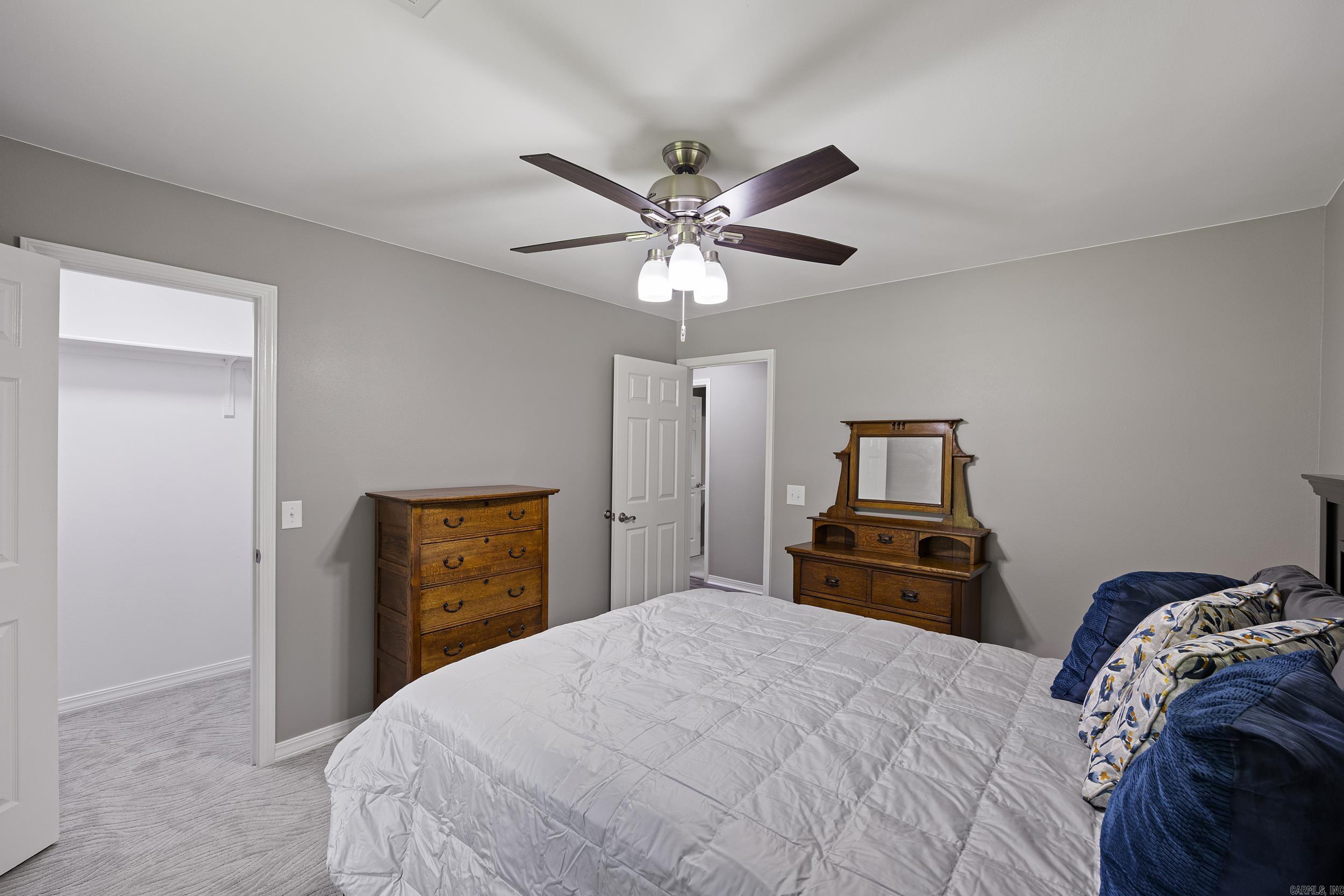 137 Lloyd  London, AR