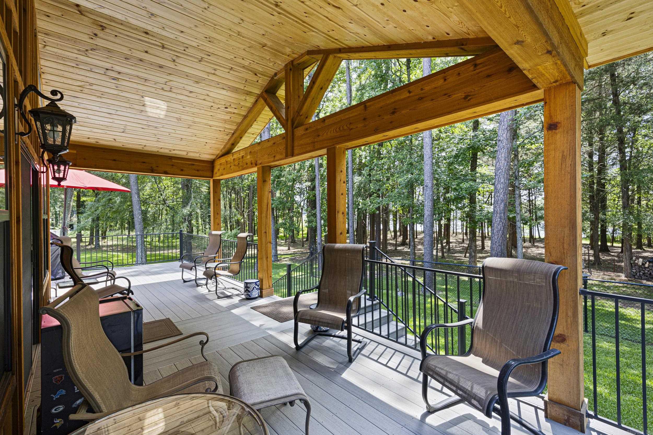 137 Lloyd  London, AR