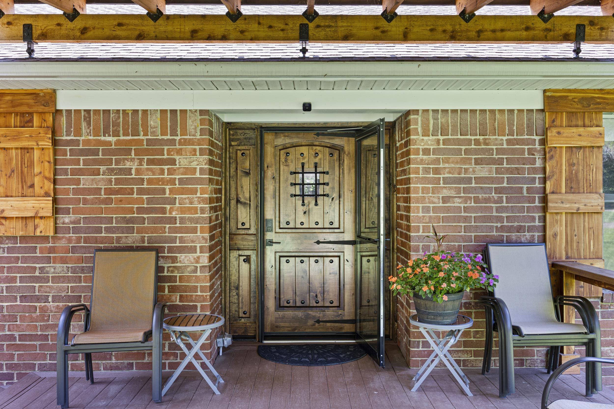 137 Lloyd  London, AR