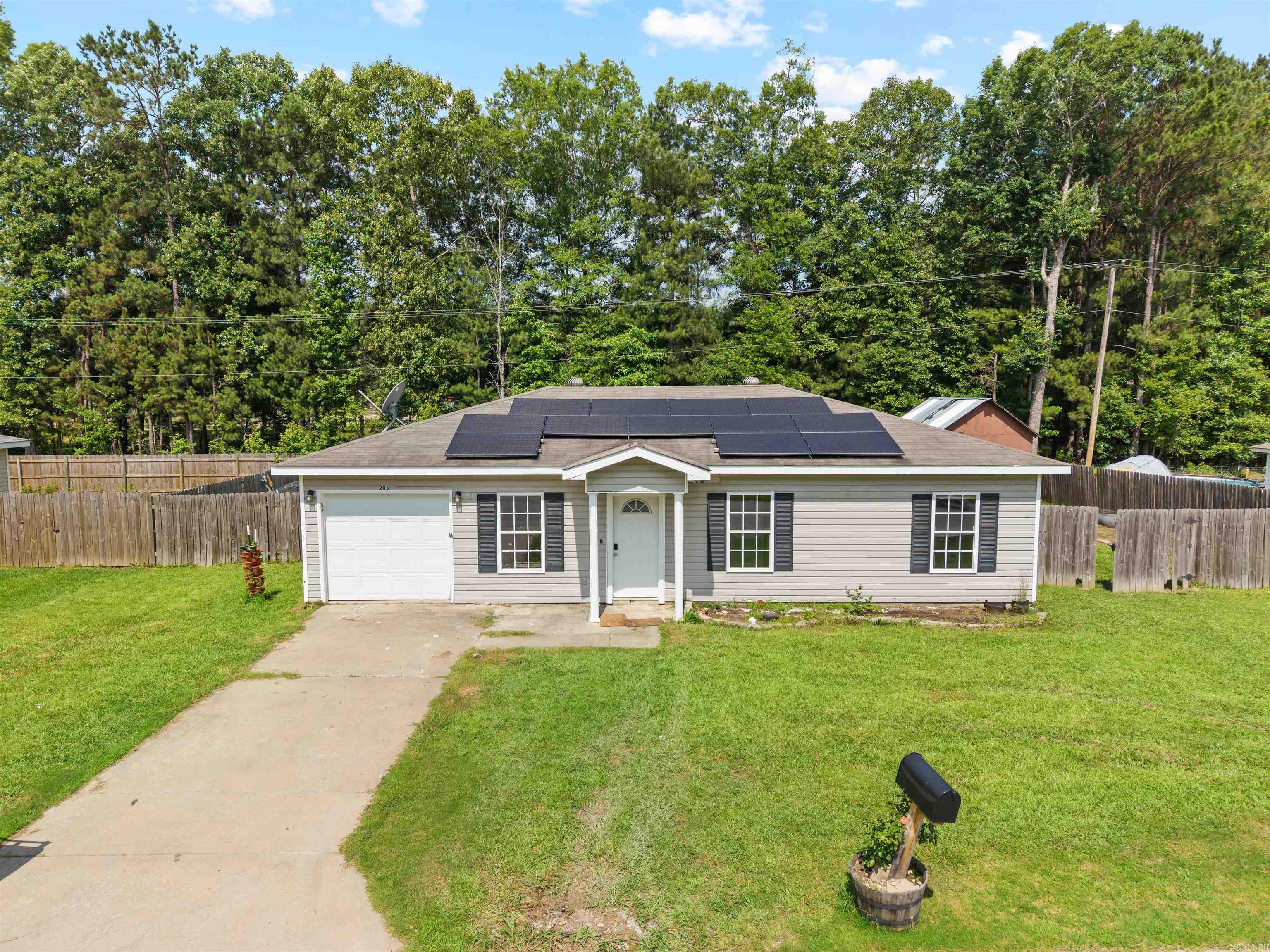 205 Glenn Oaks  Benton, AR