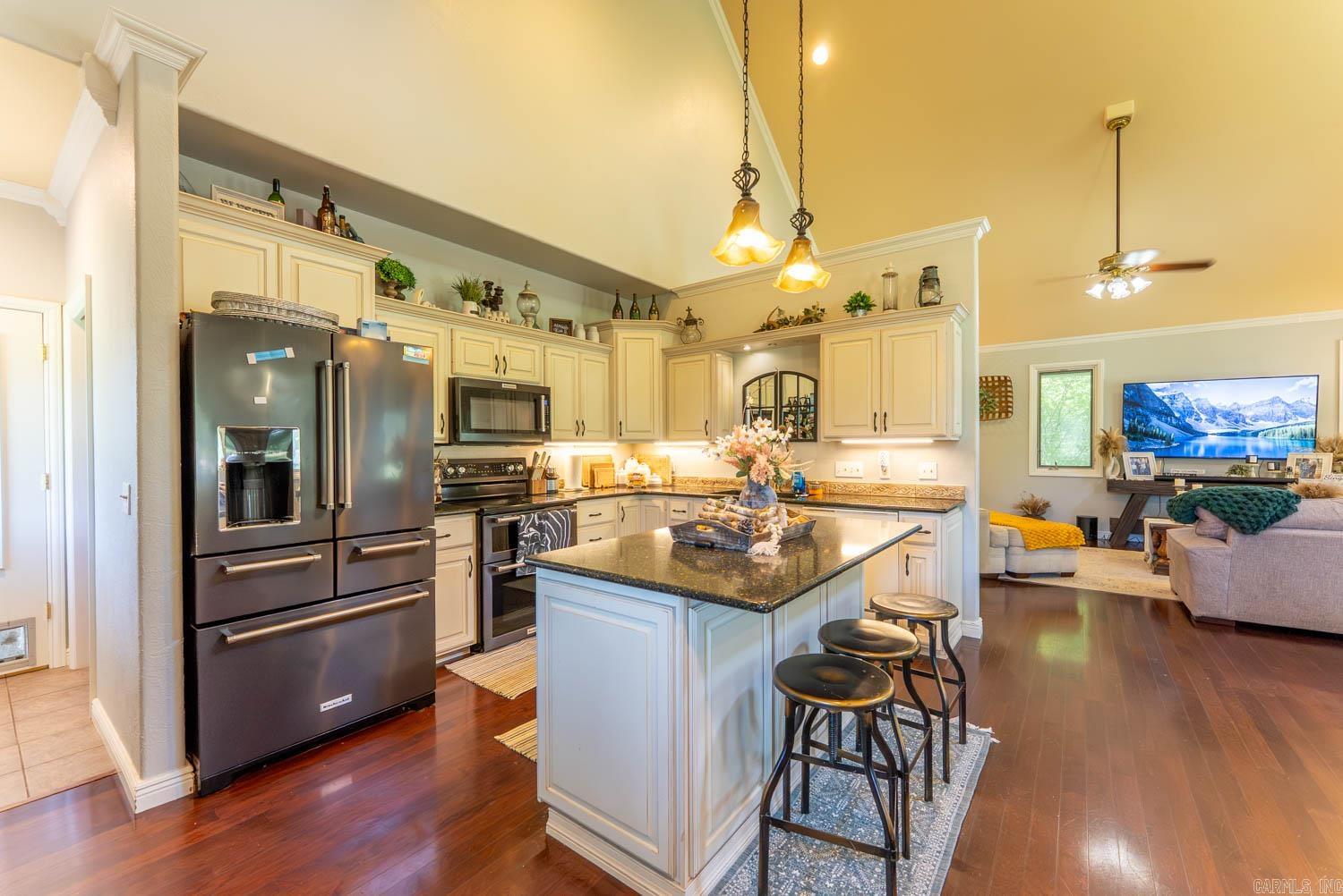 238 Private Road 63-106  Thayer, MO