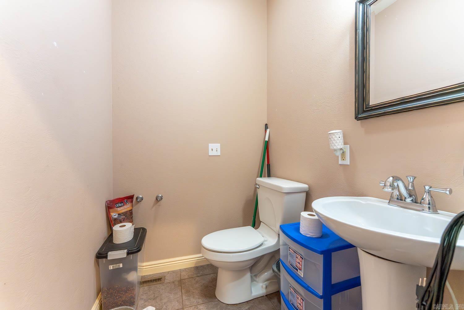 238 Private Road 63-106  Thayer, MO