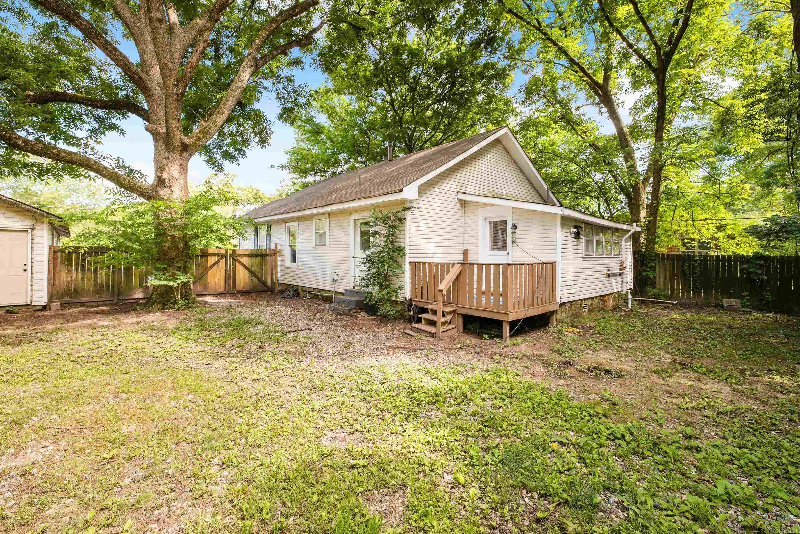 18411 Highway 300  Roland, AR