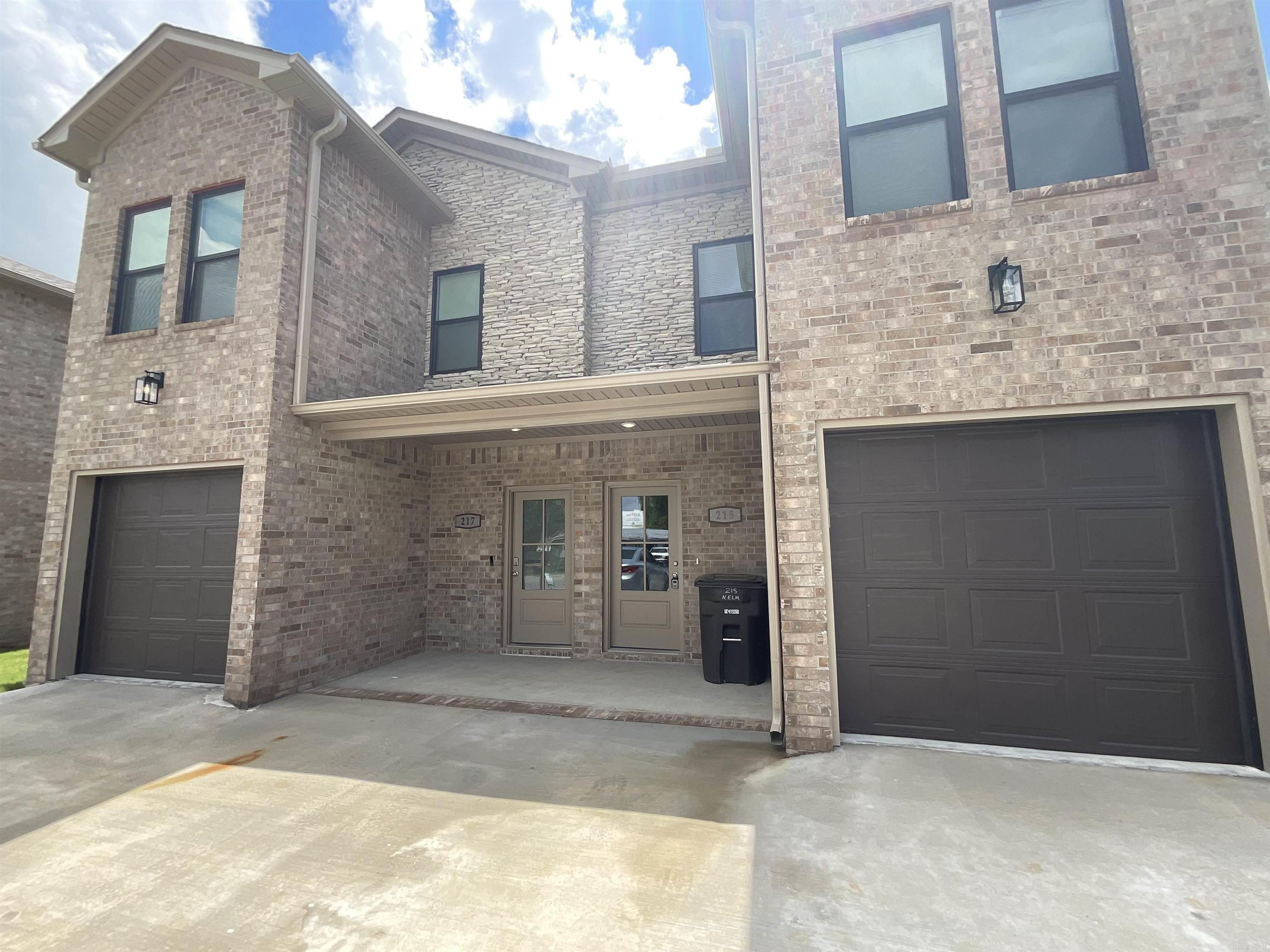 215 & 217 N Elm  Jacksonville, AR