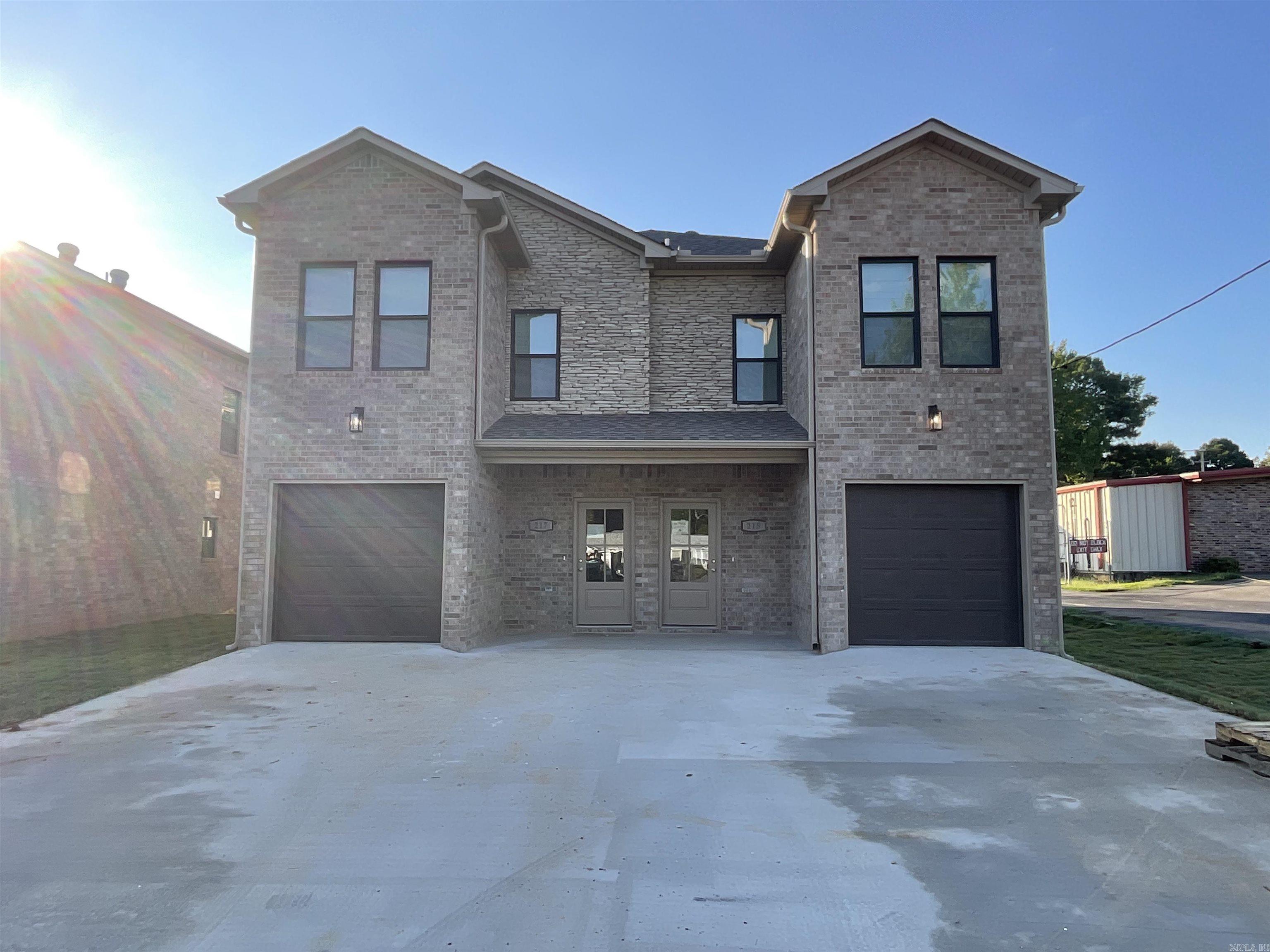 215 & 217 N Elm  Jacksonville, AR