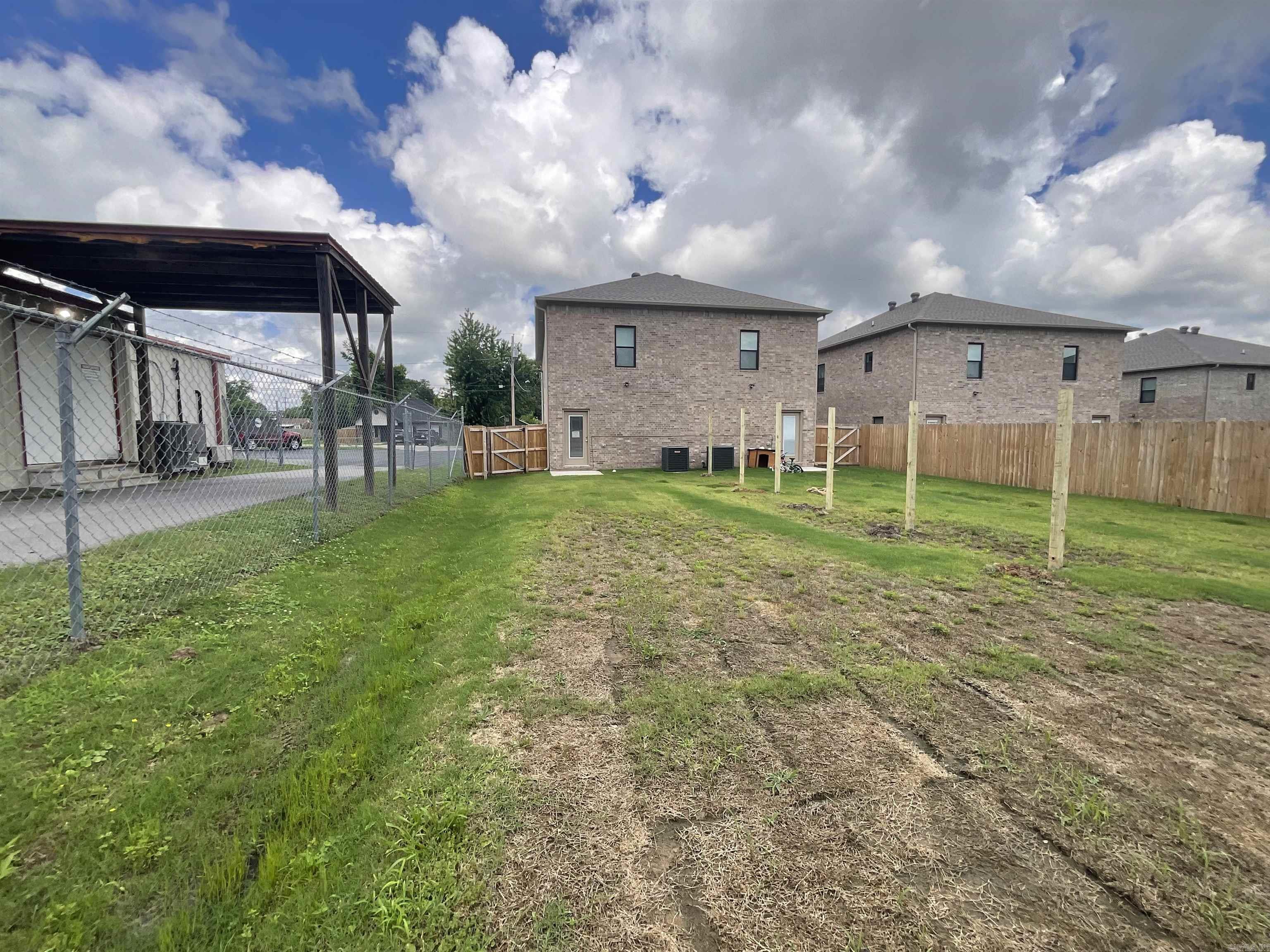 215 & 217 N Elm  Jacksonville, AR