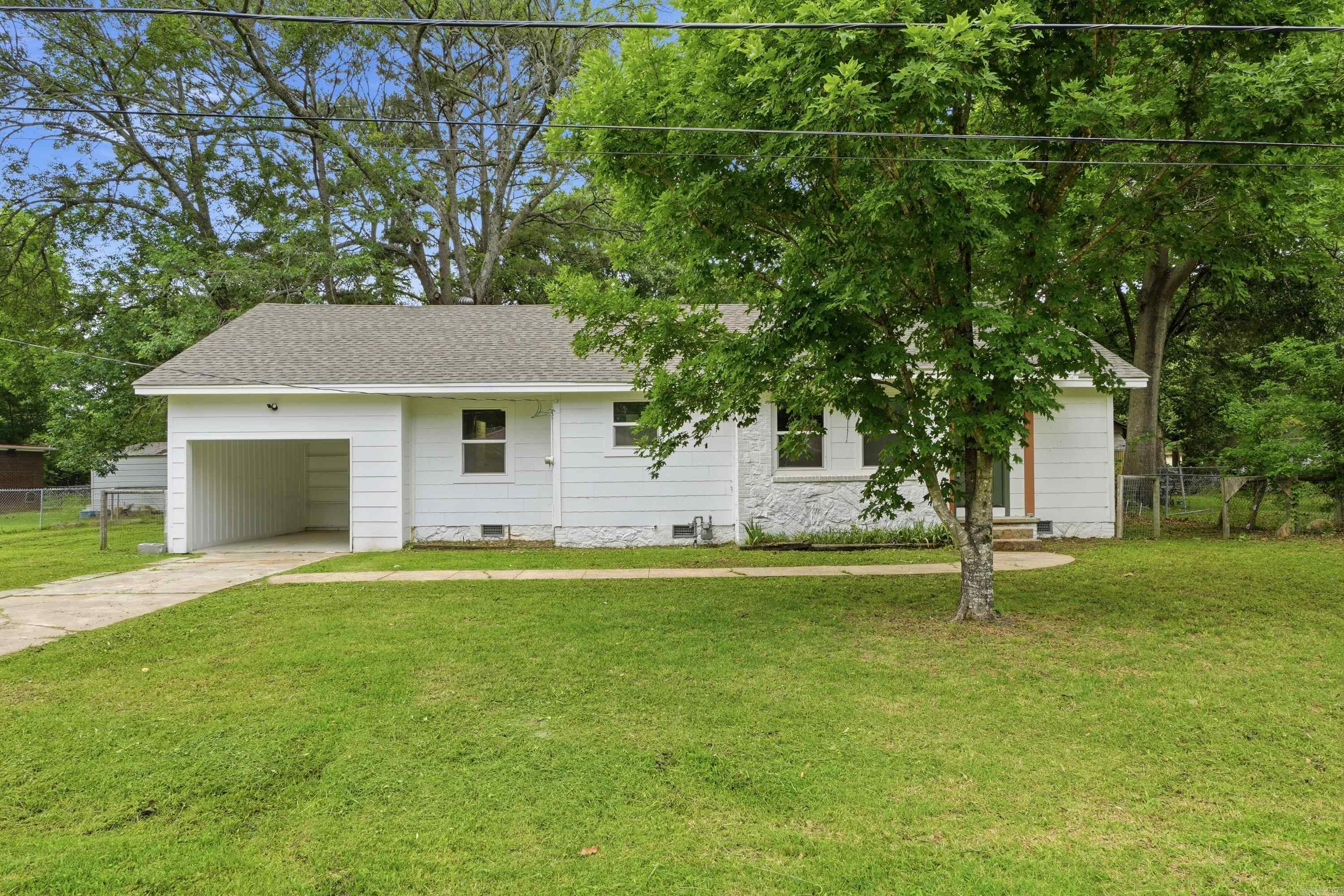 305 SW 3rd  Kensett, AR