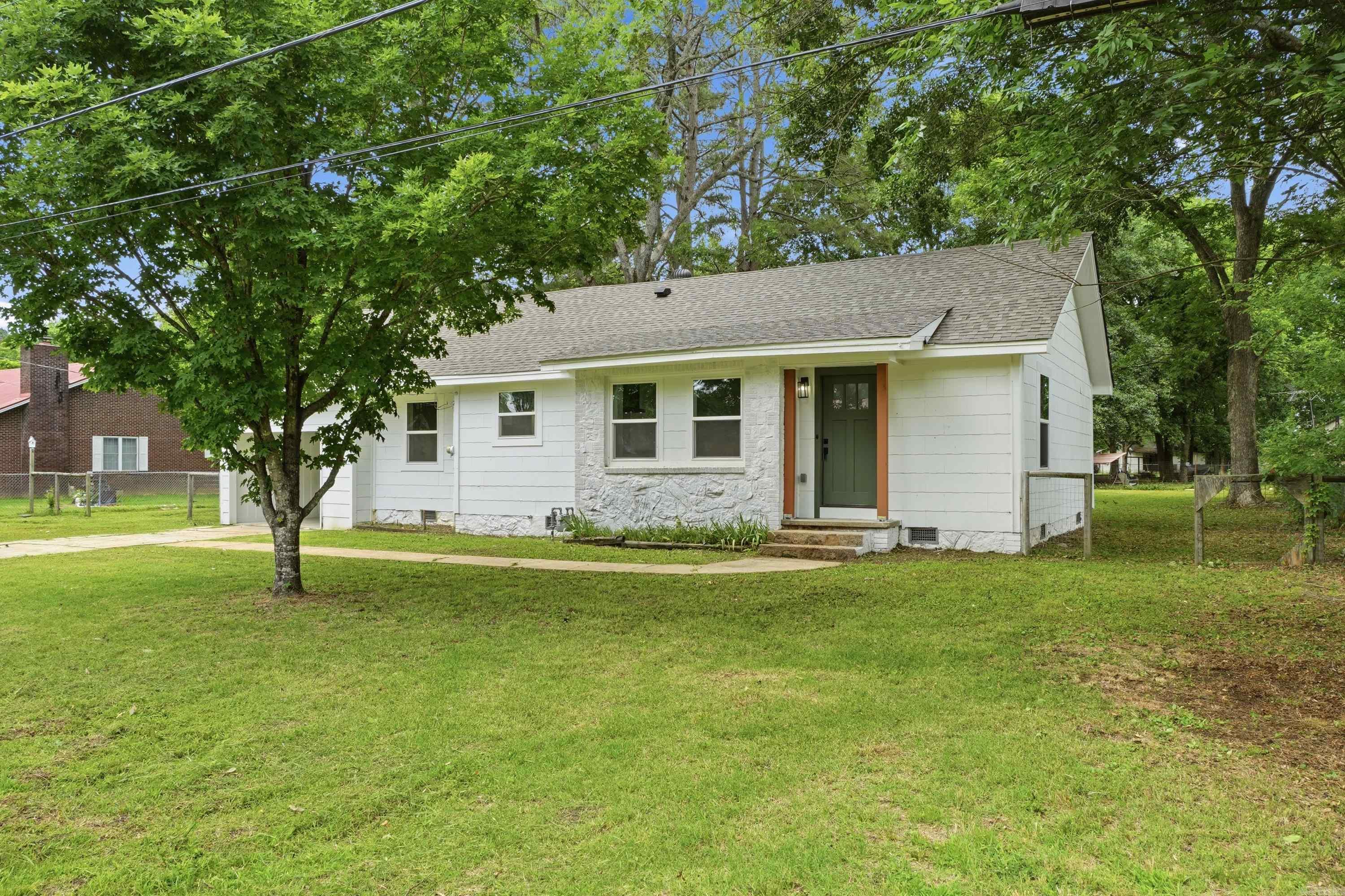 305 SW 3rd  Kensett, AR
