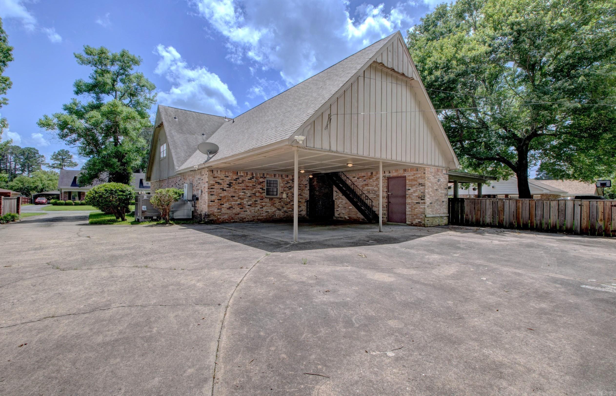 2425 W 42nd  Pine Bluff, AR
