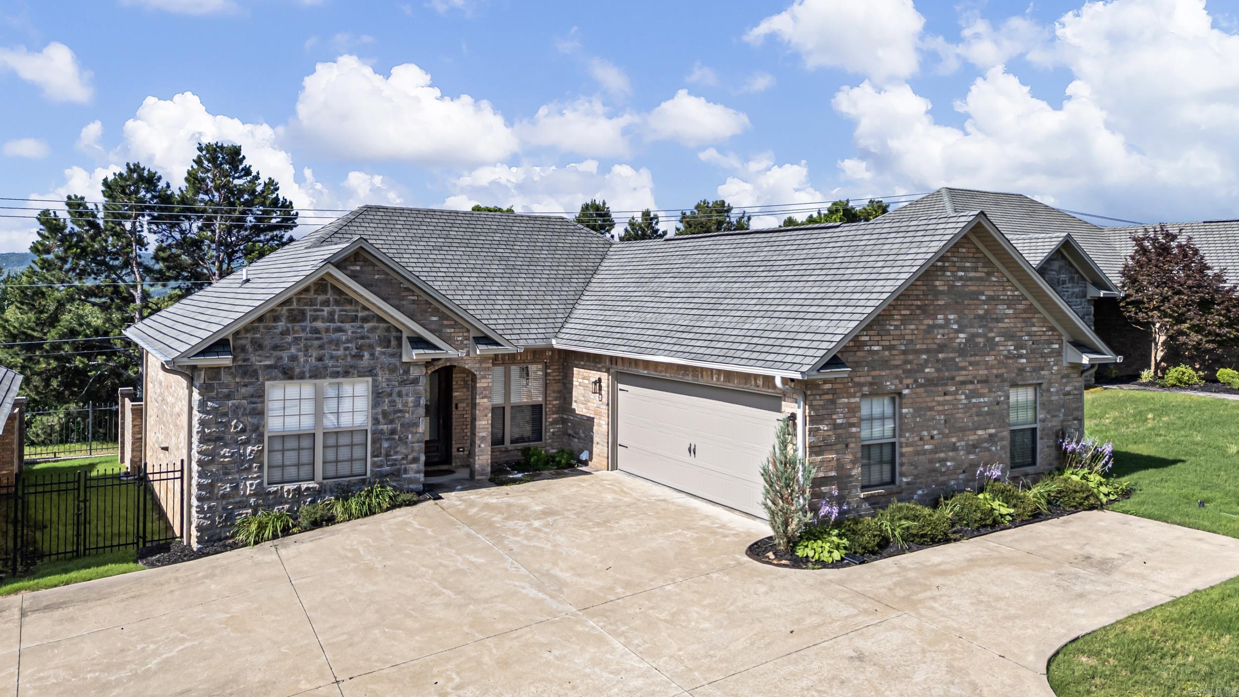 31 Village  Russellville, AR