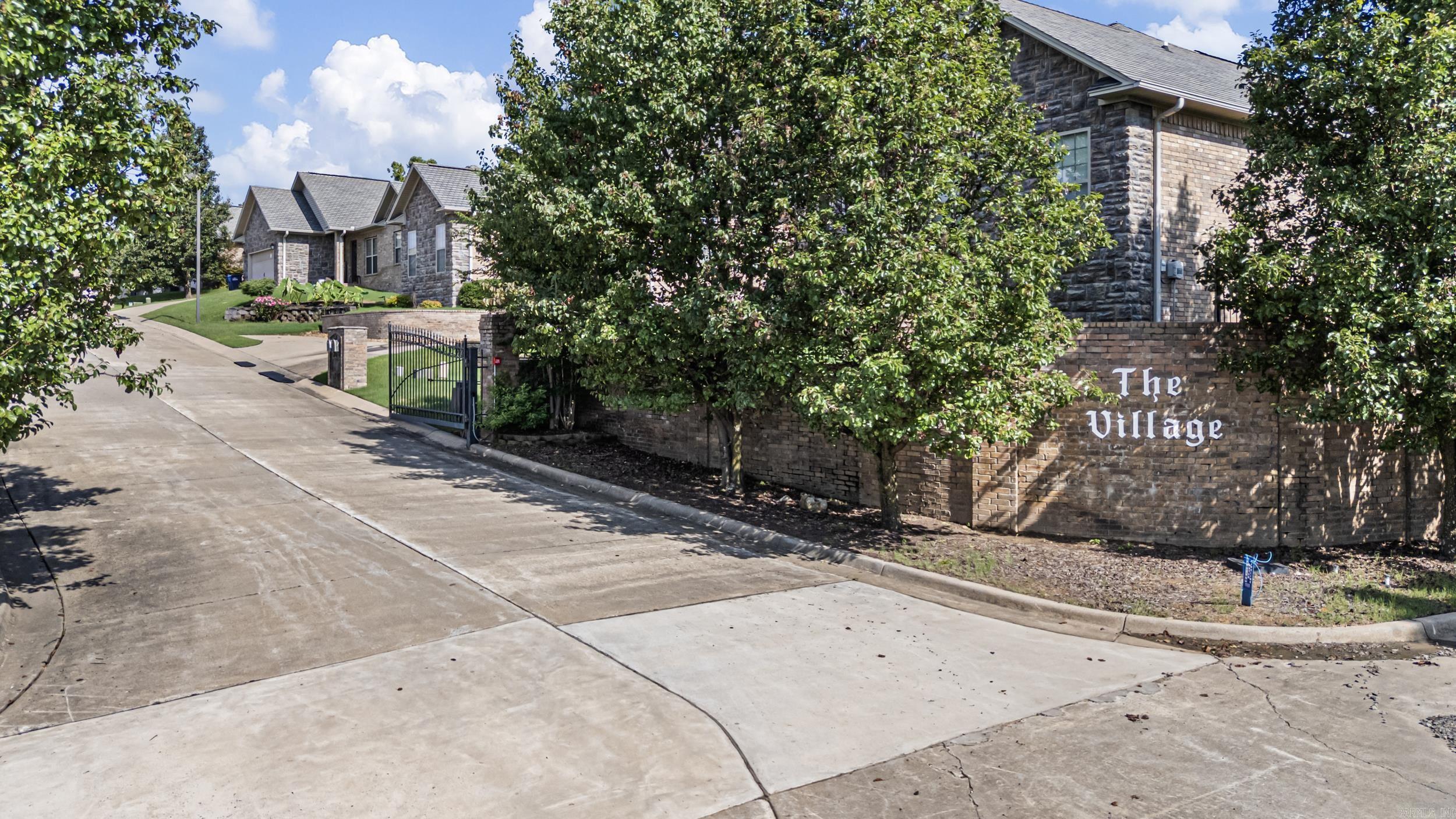31 Village  Russellville, AR