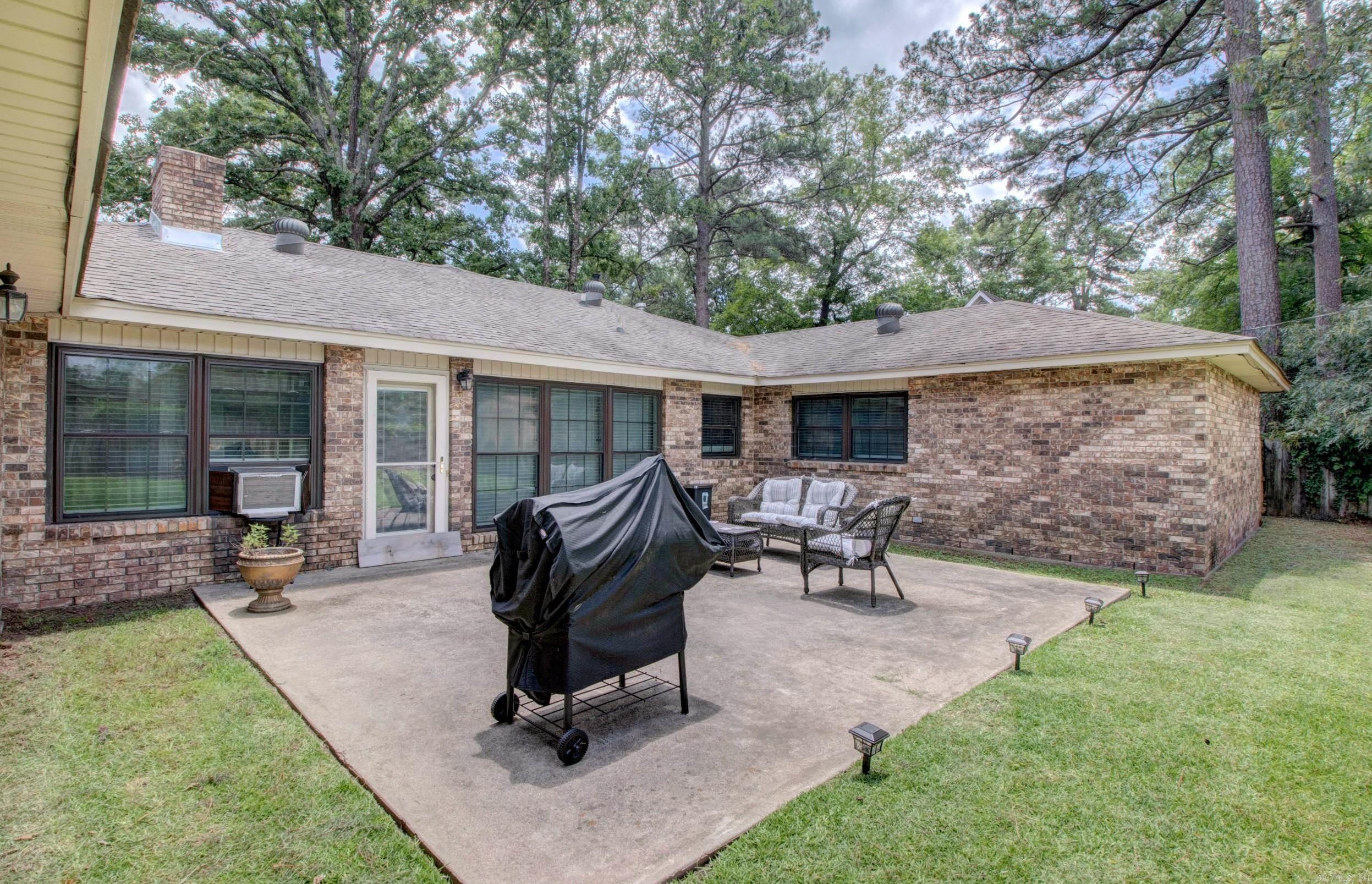 4000 S Holly  Pine Bluff, AR