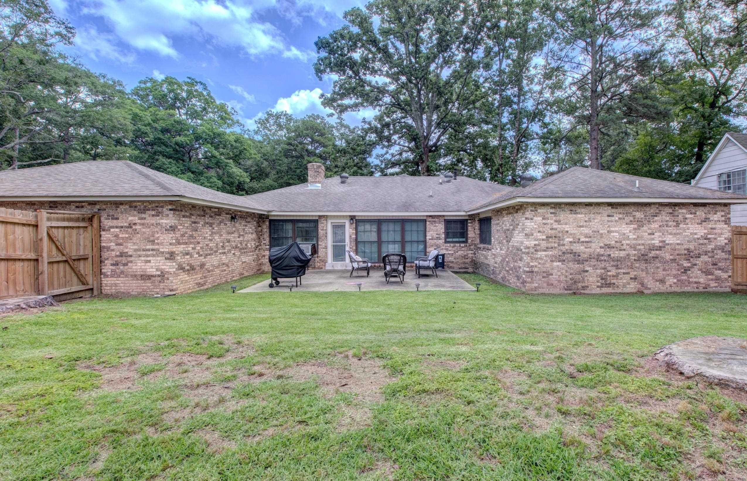 4000 S Holly  Pine Bluff, AR