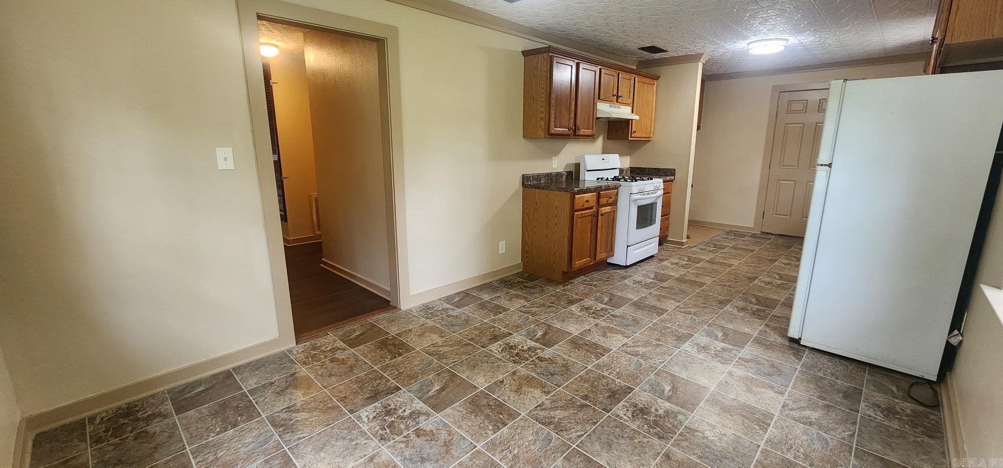 1501 Port Arthur Avenue Mena, AR 71953
