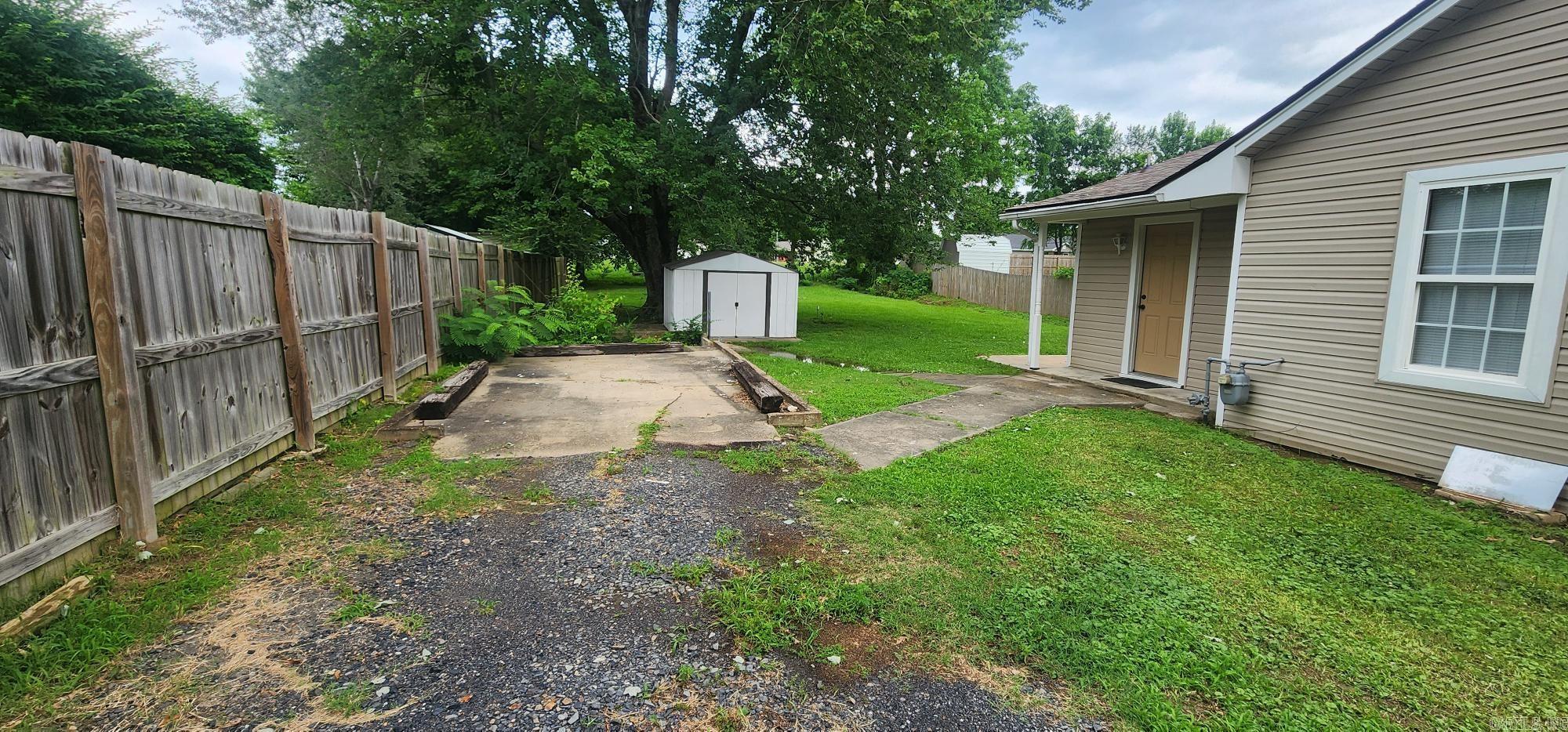 1501 Port Arthur Avenue Mena, AR 71953