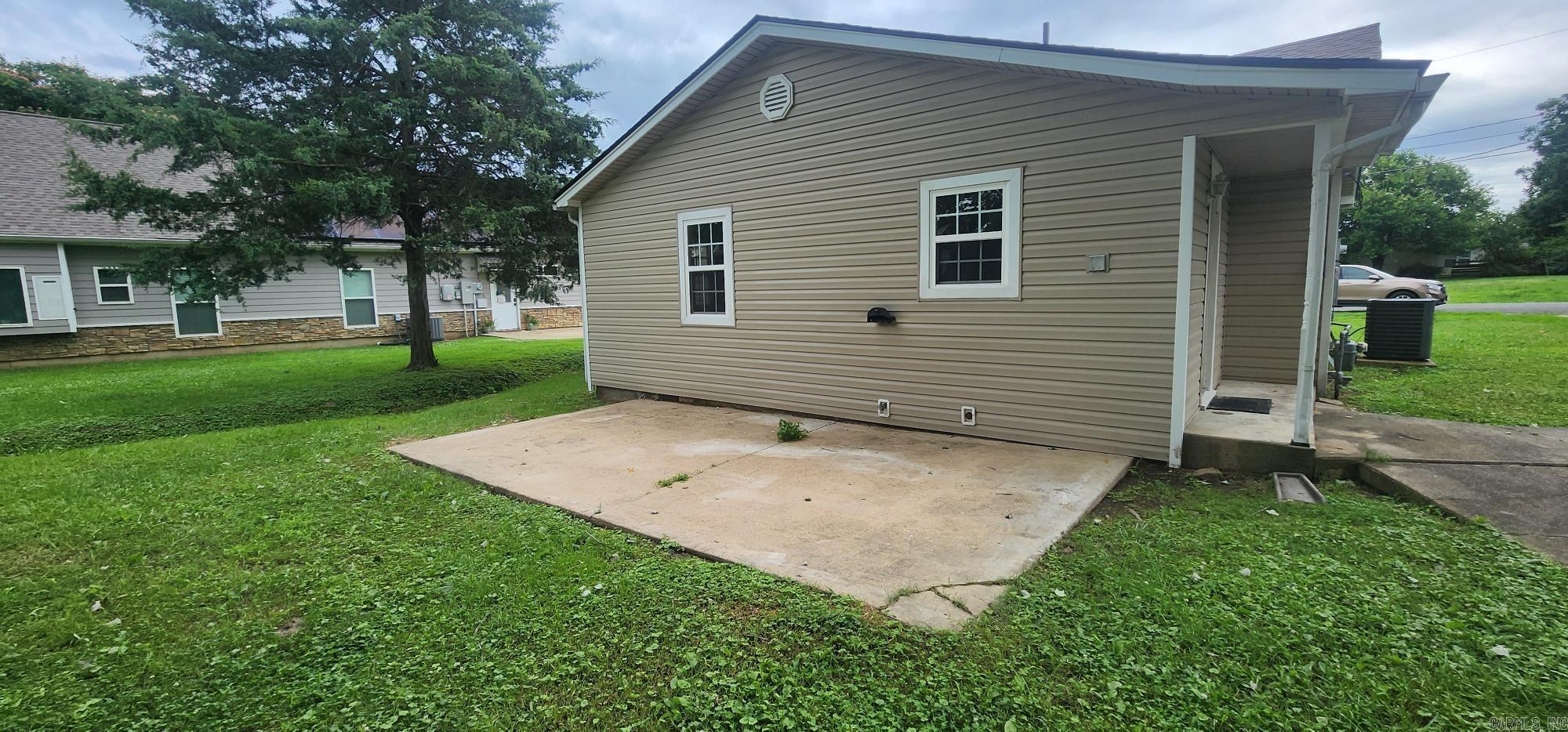 1501 Port Arthur Avenue Mena, AR 71953