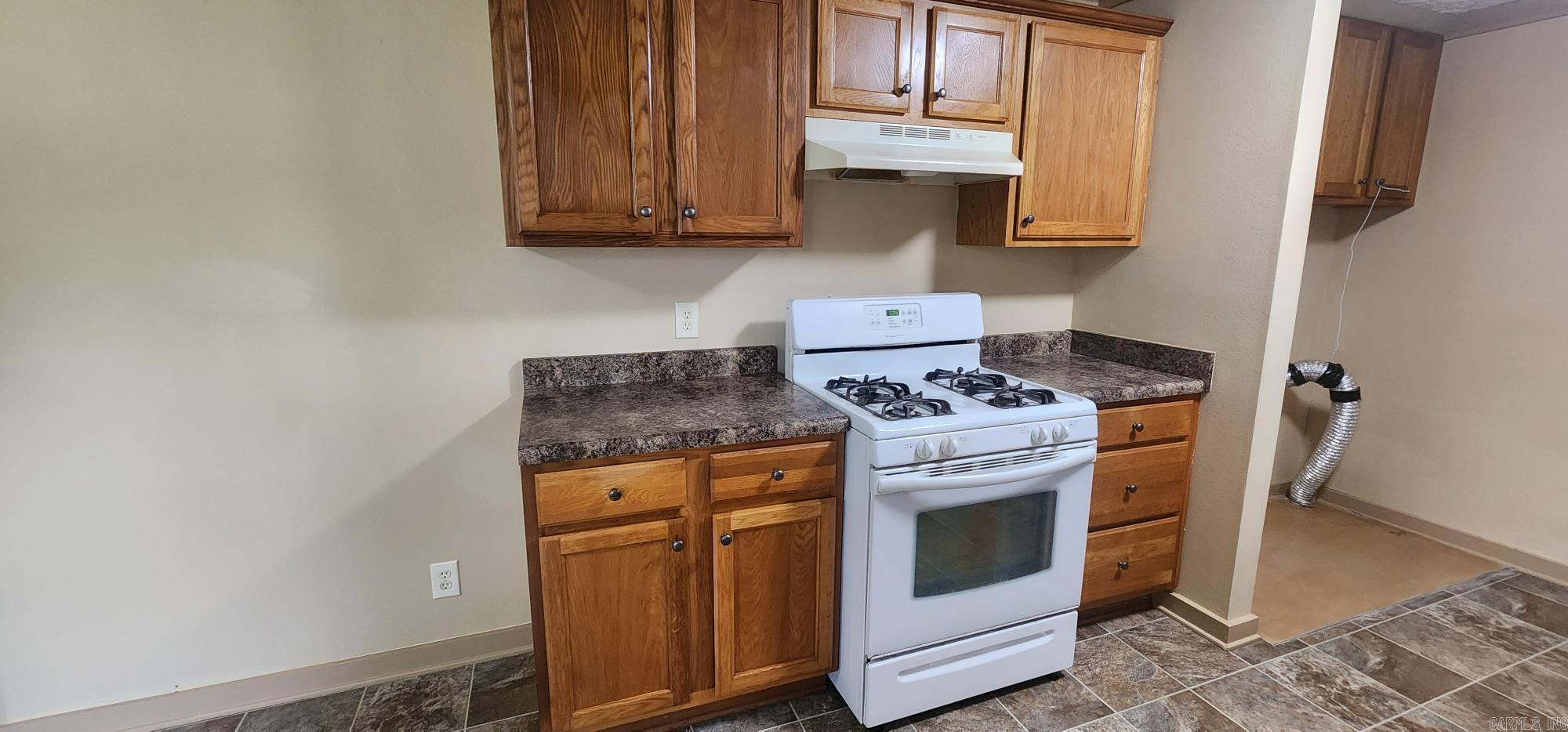 1501 Port Arthur Avenue Mena, AR 71953