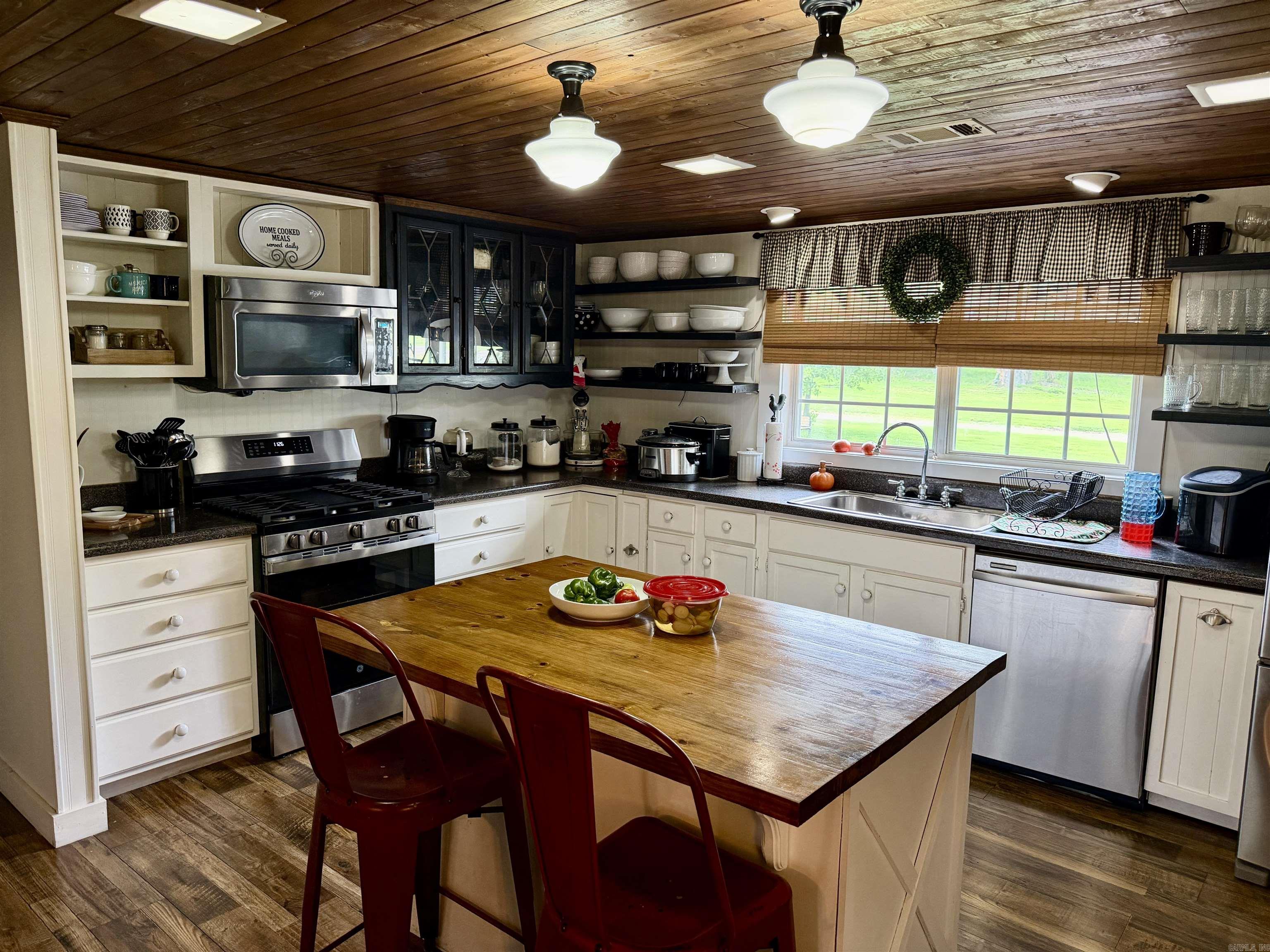 551 County Road 2099 Coal Hill, AR 72832