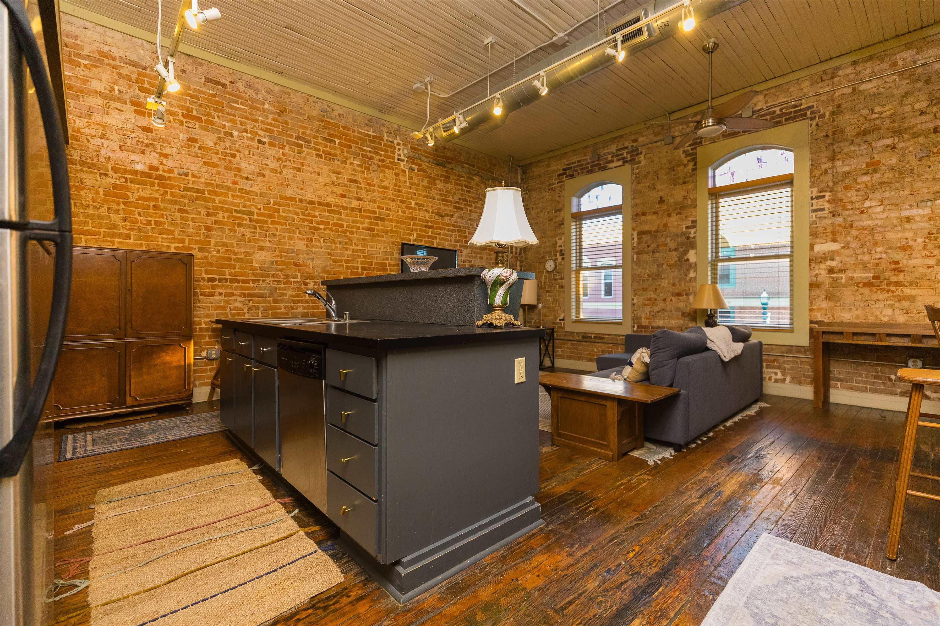241 S Main  Jonesboro, AR