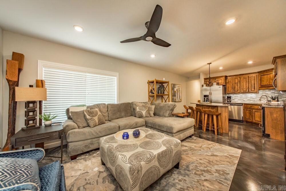 7910 Edgemont Rd, Suite 102  Greers Ferry, AR