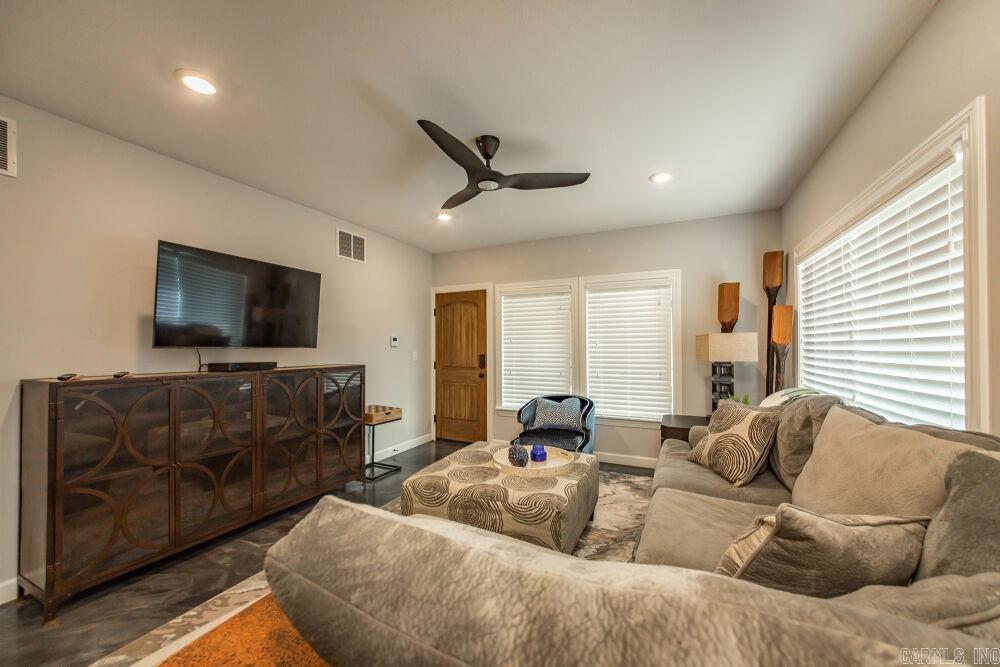 7910 Edgemont Rd, Suite 102  Greers Ferry, AR
