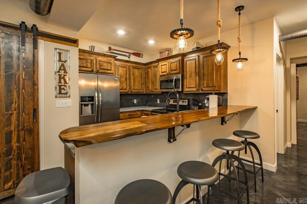 7910 Edgemont Rd, Suite 101  Greers Ferry, AR