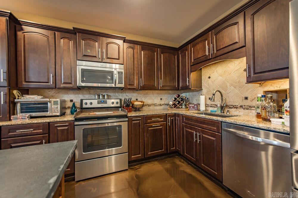 7910 Edgemont Rd, Suite 302  Greers Ferry, AR
