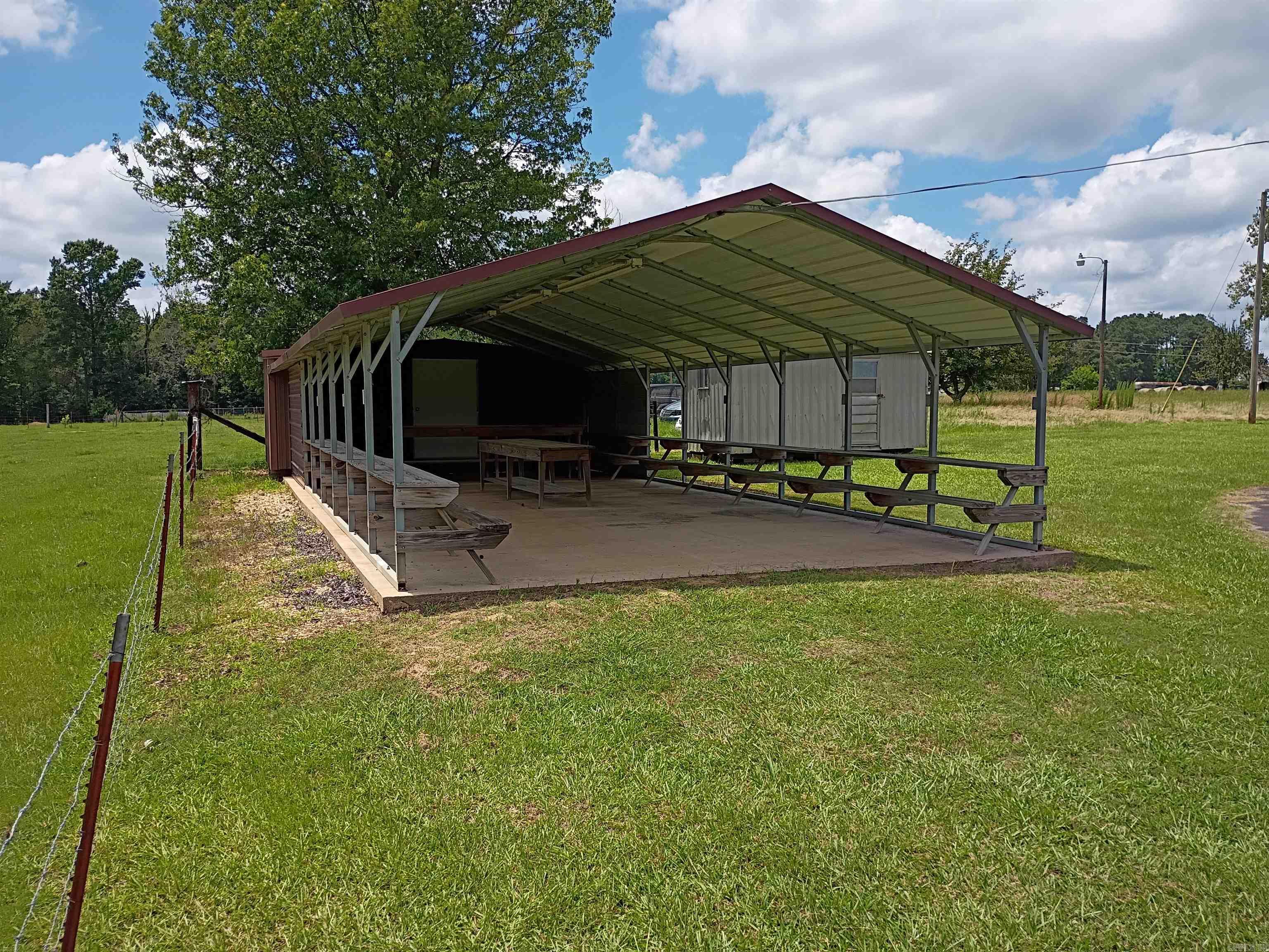 274 BRADLEY 17 RD S  Warren, AR