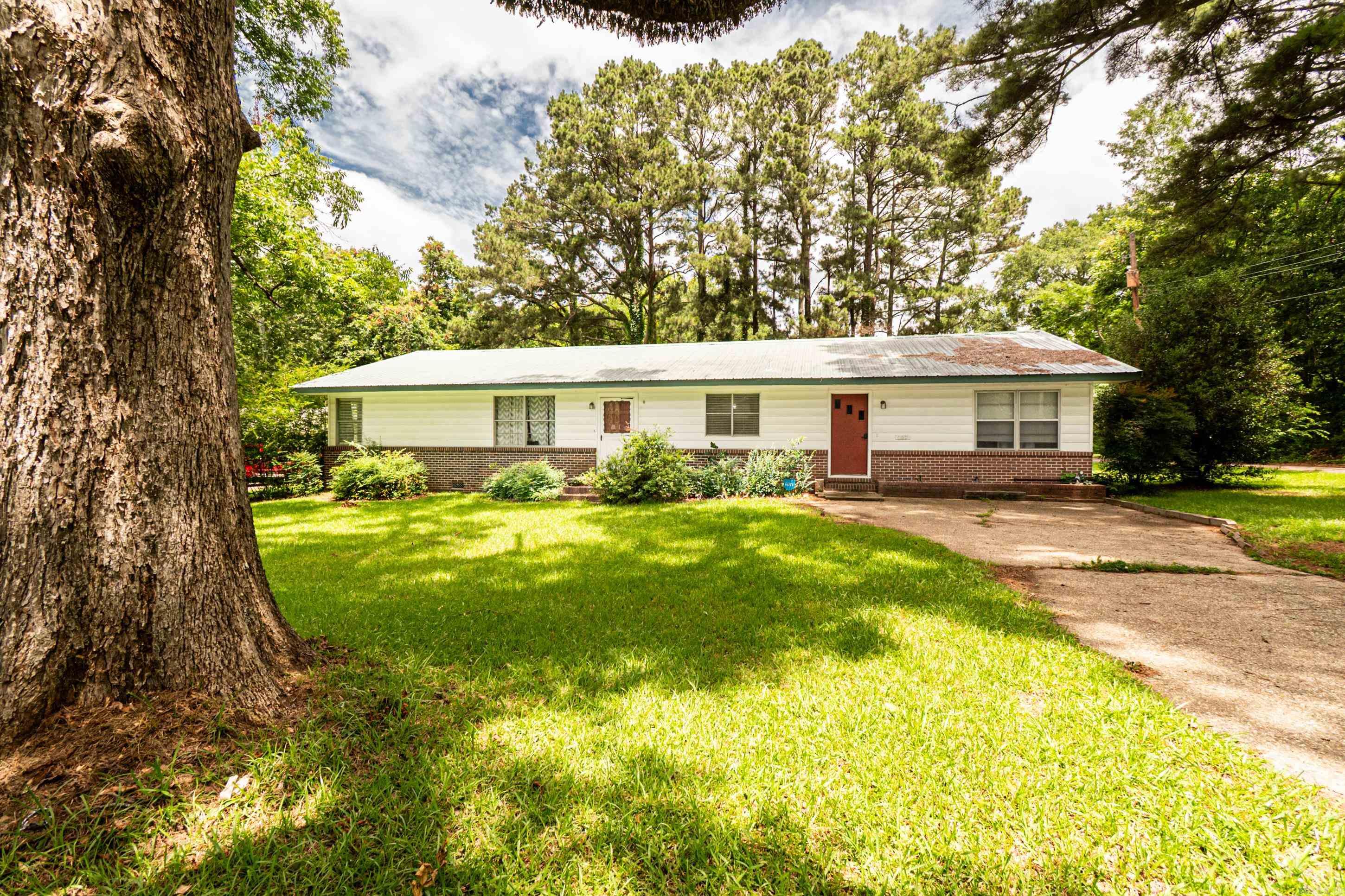 127 E Pope St  Monticello, AR