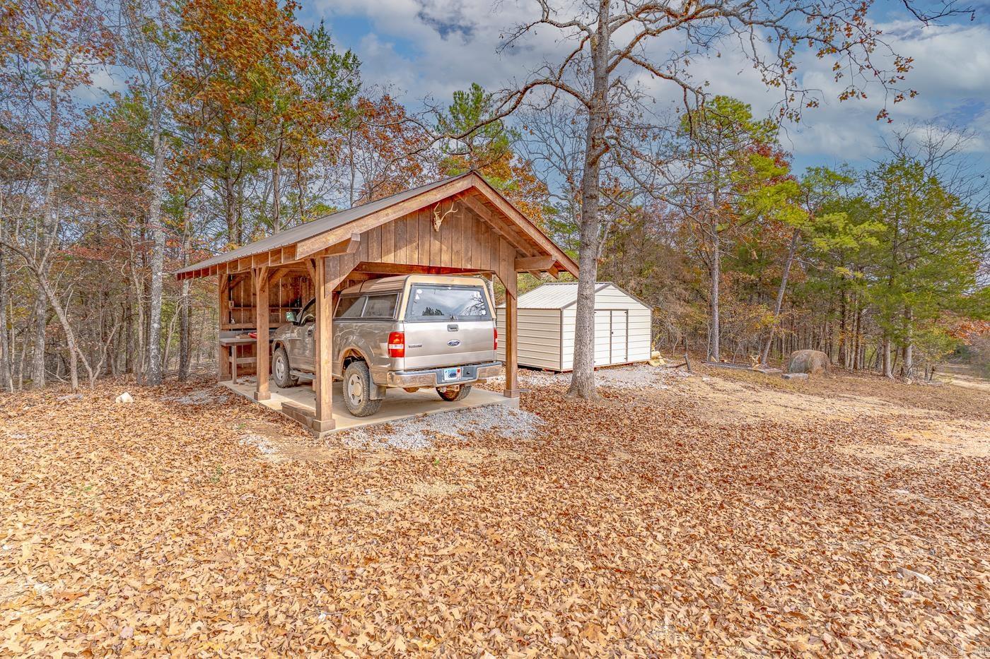 421 Tail Star Trl  Elizabeth, AR
