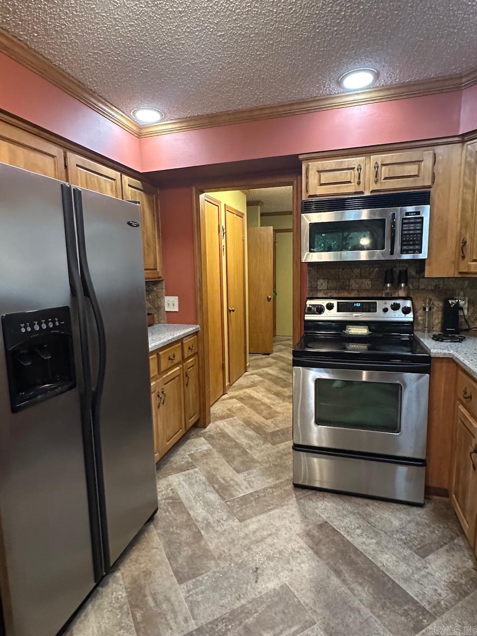 105 Crest  Fairfield Bay, AR